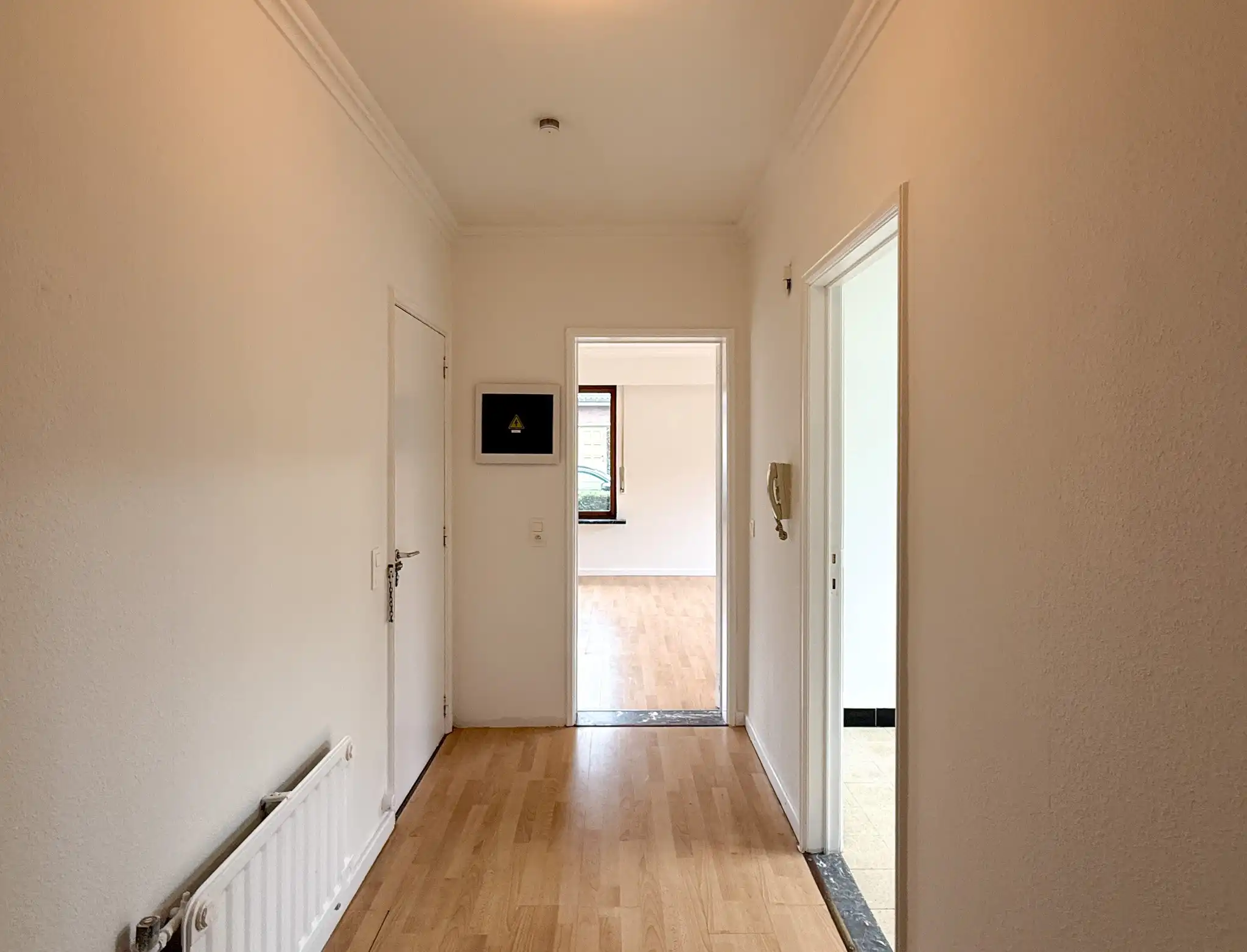 Gelijkvloers appartement met twee slaapkamers en garage in centrum Beveren foto 3
