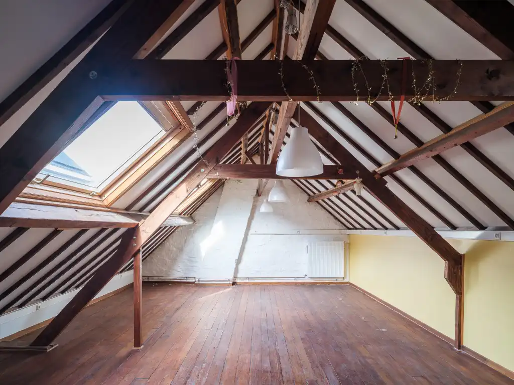 Te renoveren stadswoning met vergunning op exclusieve locatie foto 15