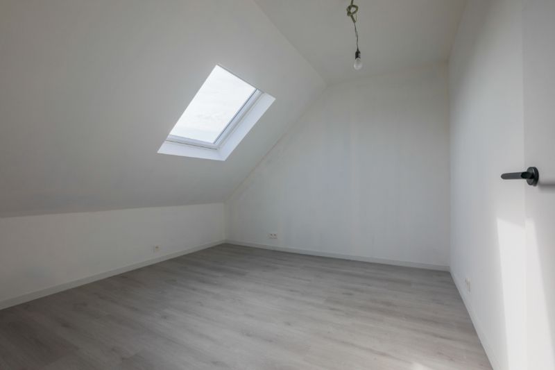Volledig vernieuwde  woning op een boogscheut van "de Gavers" met 3 slaapkamers, ingerichte keuken, tuin met uitweg (garagemogelijkheid). Energielabel A foto 10