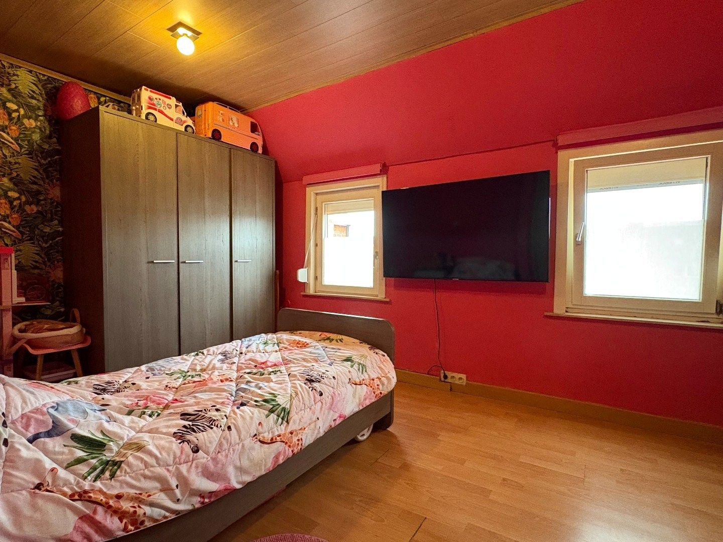 Starterswoning te koop in Roeselare met 2-3 slaapkamers en een ruime  vernieuwde leefruimte.  foto 10