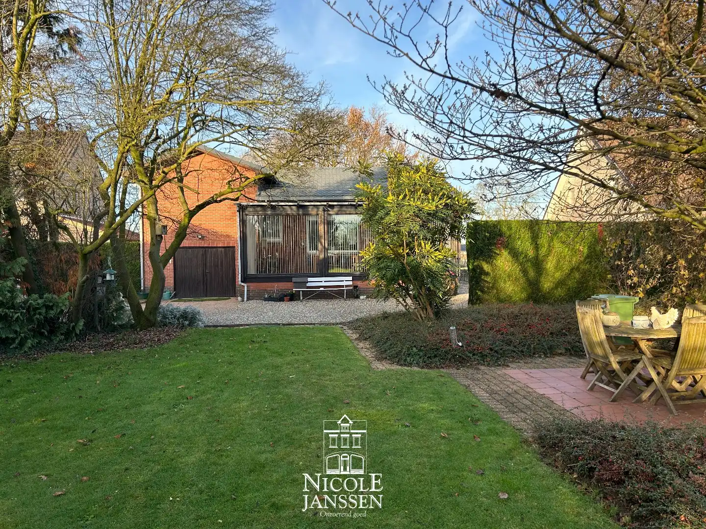 Verzorgde vrijstaande split-level woning foto 2