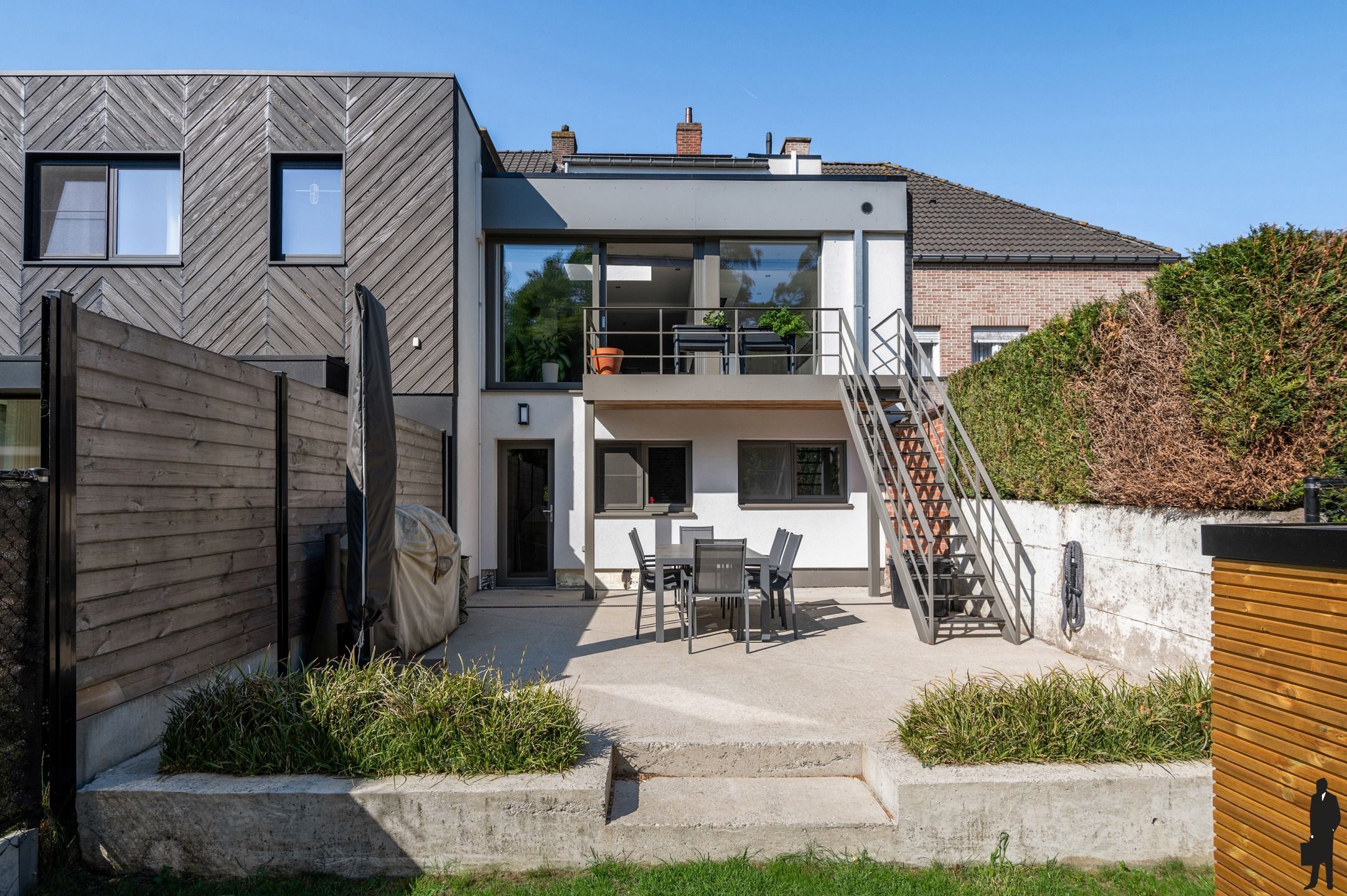 Welgelegen gerenoveerde woning met 3 slpks, 2 badks en tuin foto 15