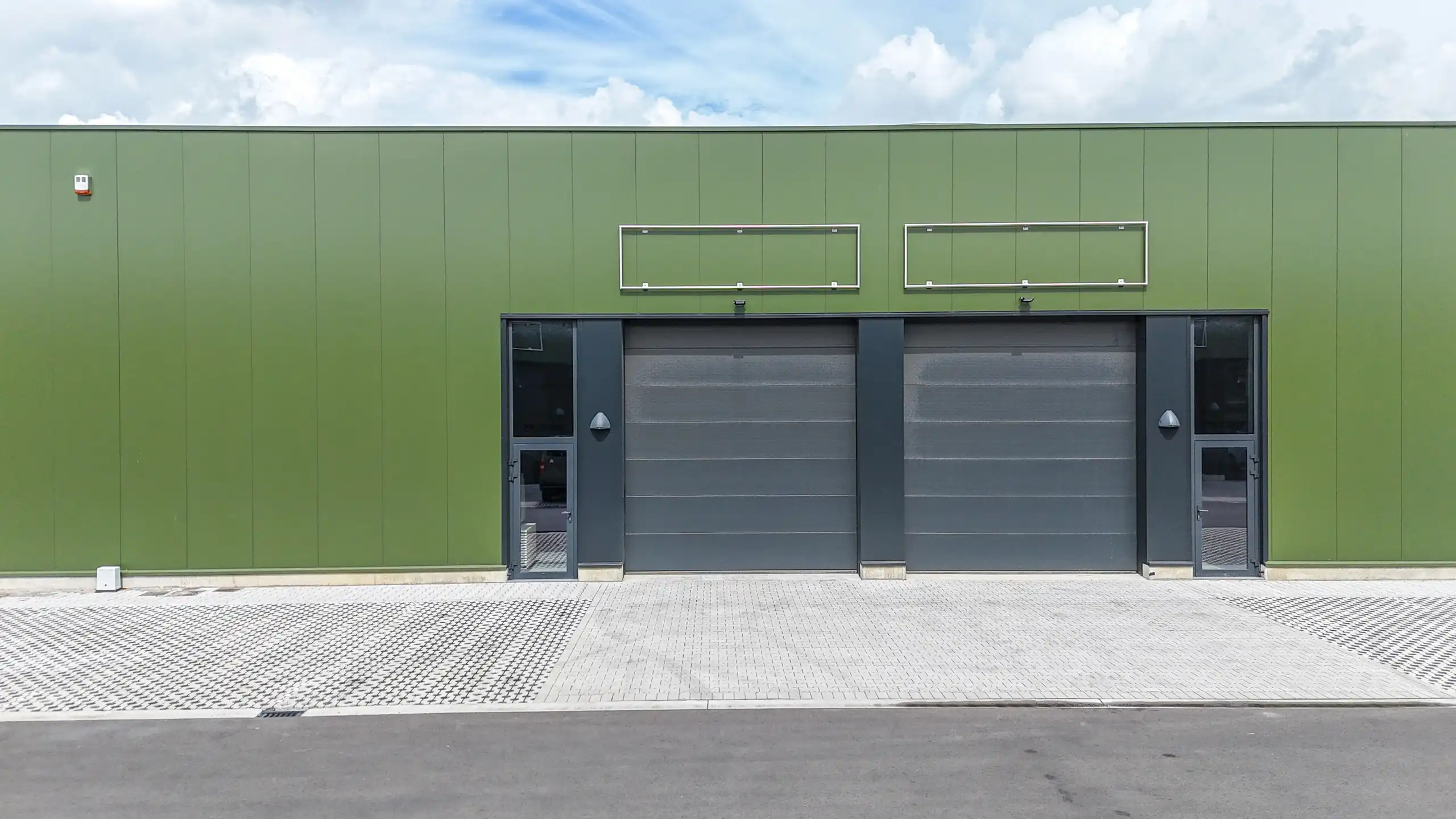 Nieuwbouw KMO-unit van 216 m² op topligging in Beringen! foto 13