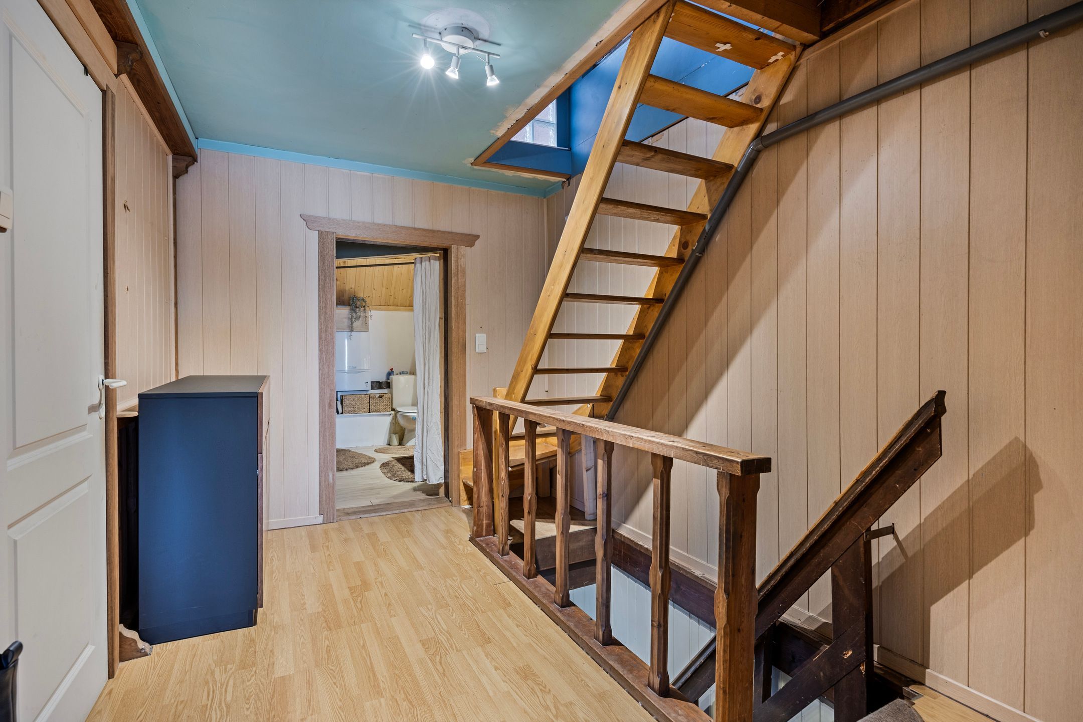 Charmante woning met omheinde tuin en garage foto 9