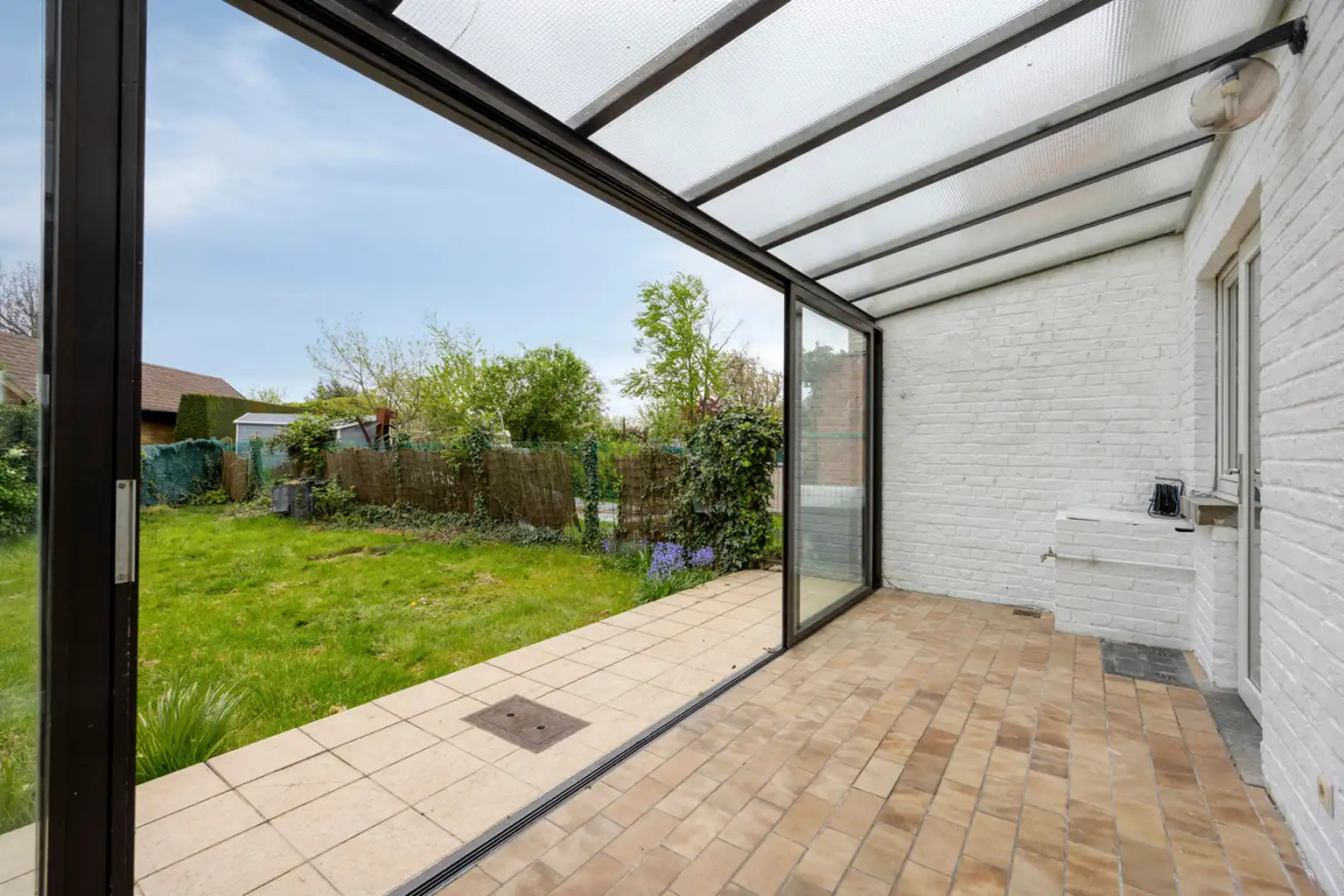 Bel-etagewoning met drie slaapkamers met garage en tuin foto 10