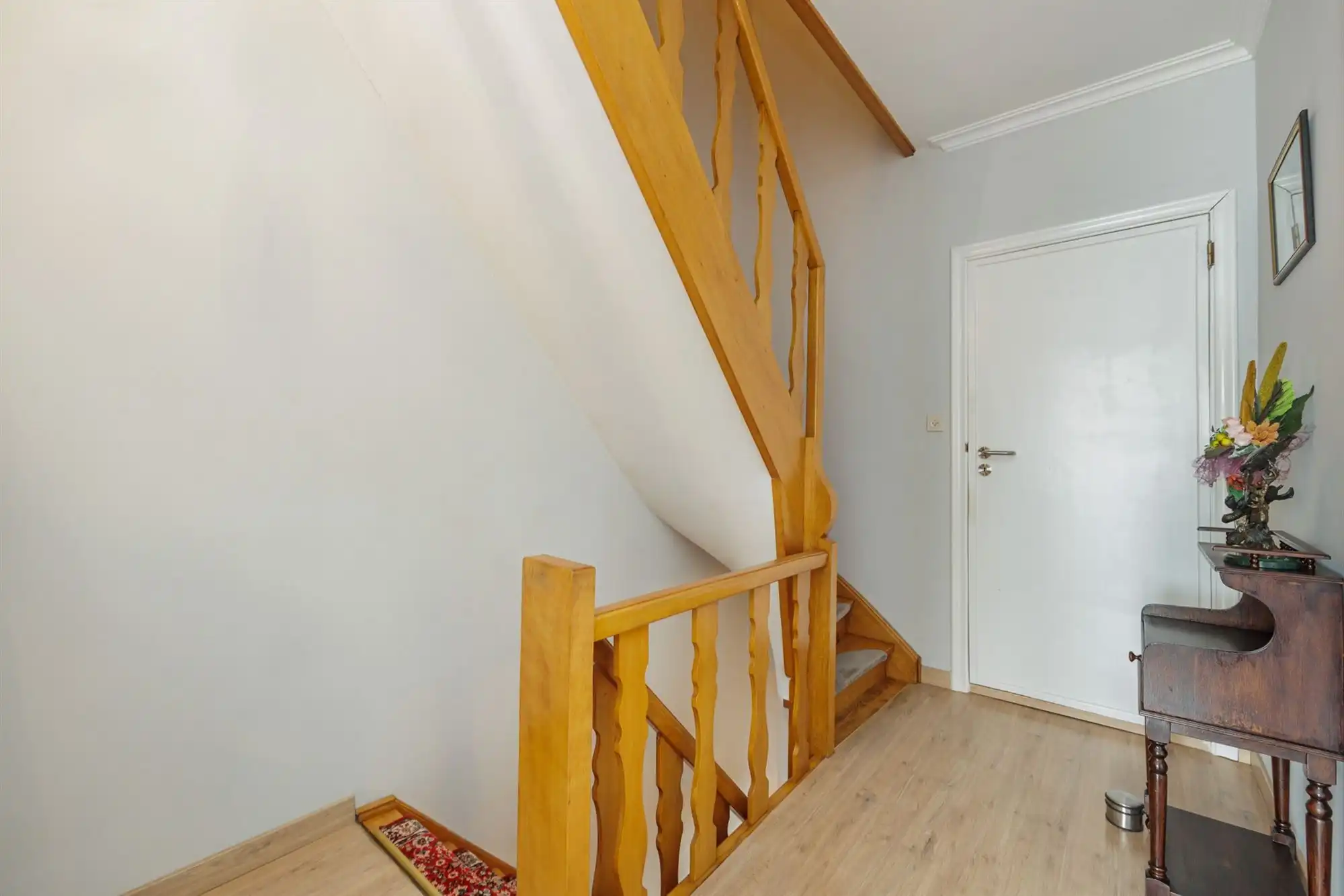 Degelijke halve losbouw met 4 slpks, (voor)tuin en garage foto 14