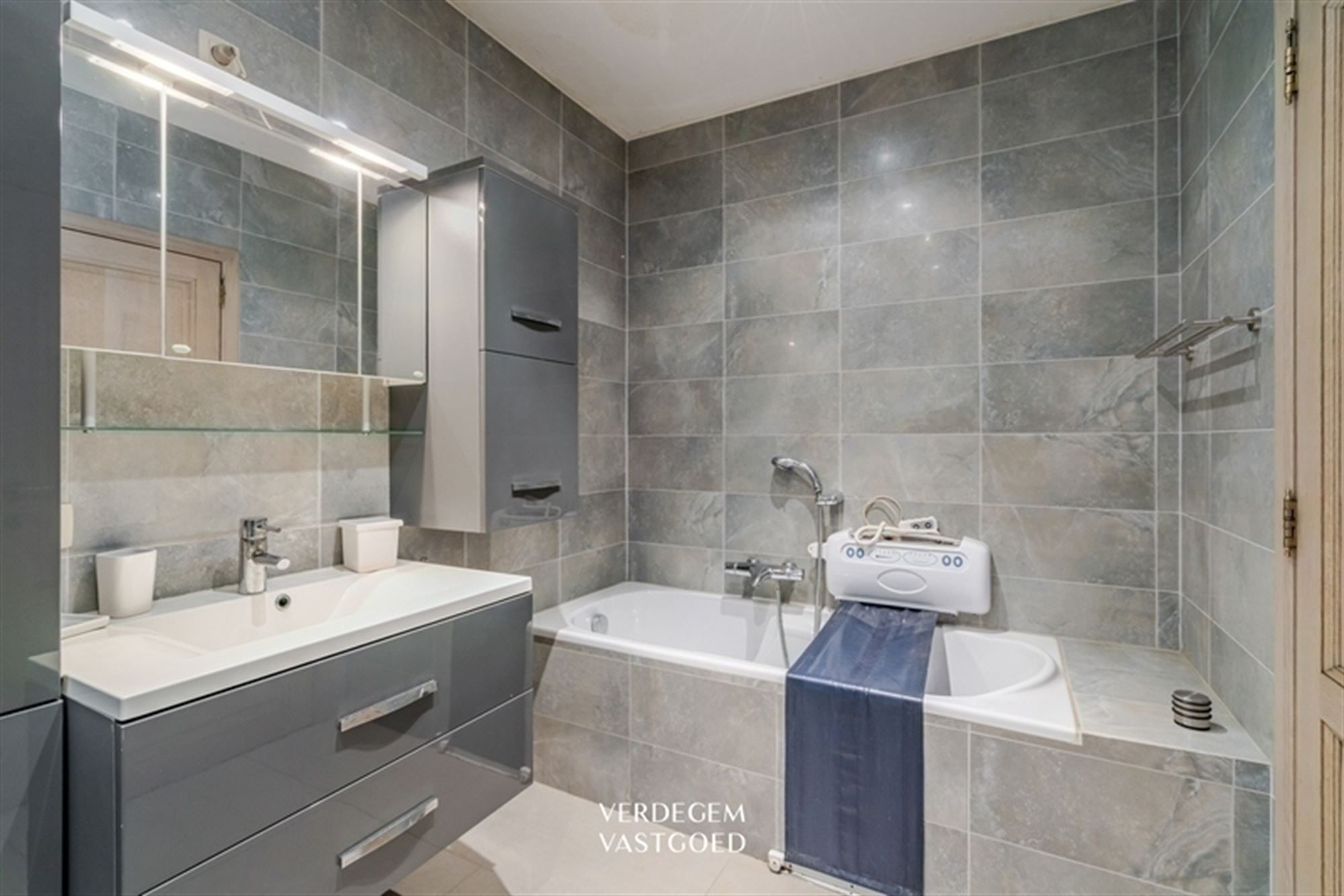 Authentieke woning met recente uitbreiding en uniek historisch accent foto 12