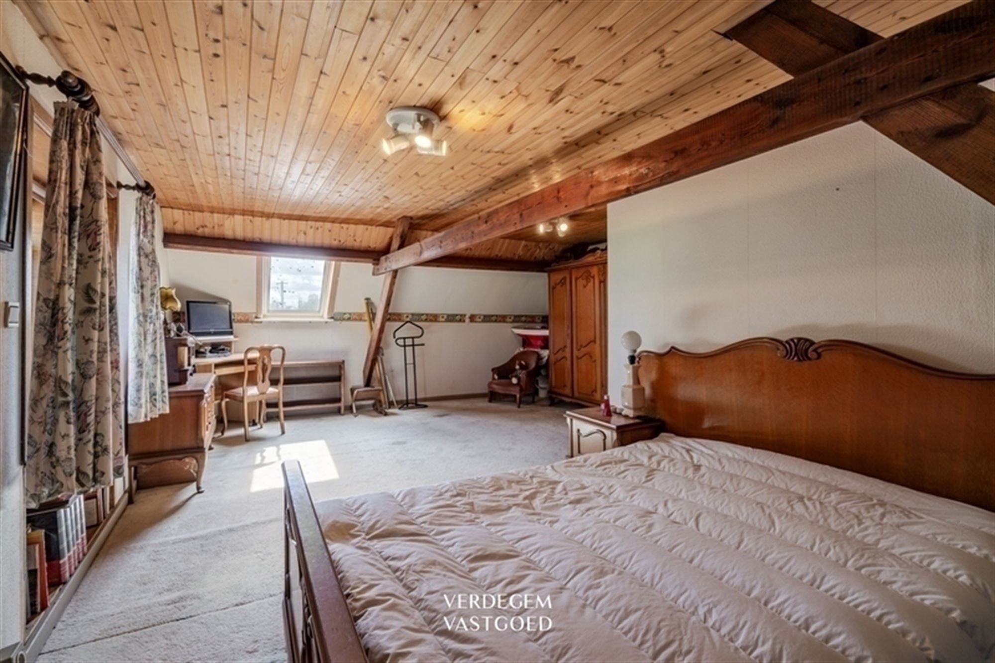 Authentieke woning met recente uitbreiding en uniek historisch accent foto 12