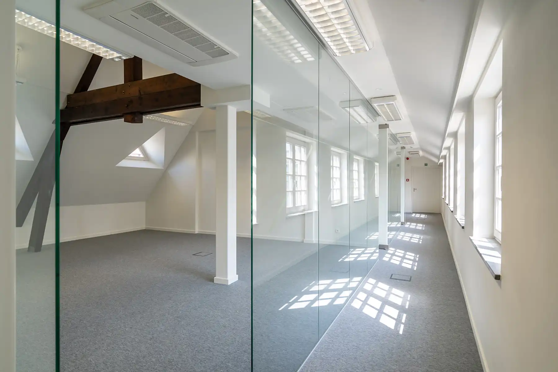 Instapklare kantoorruimte te huur in het Oud Gasthuis foto 12