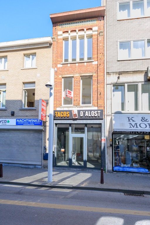 Aalst – Handelspand met woonst foto {{pictureIndex}}