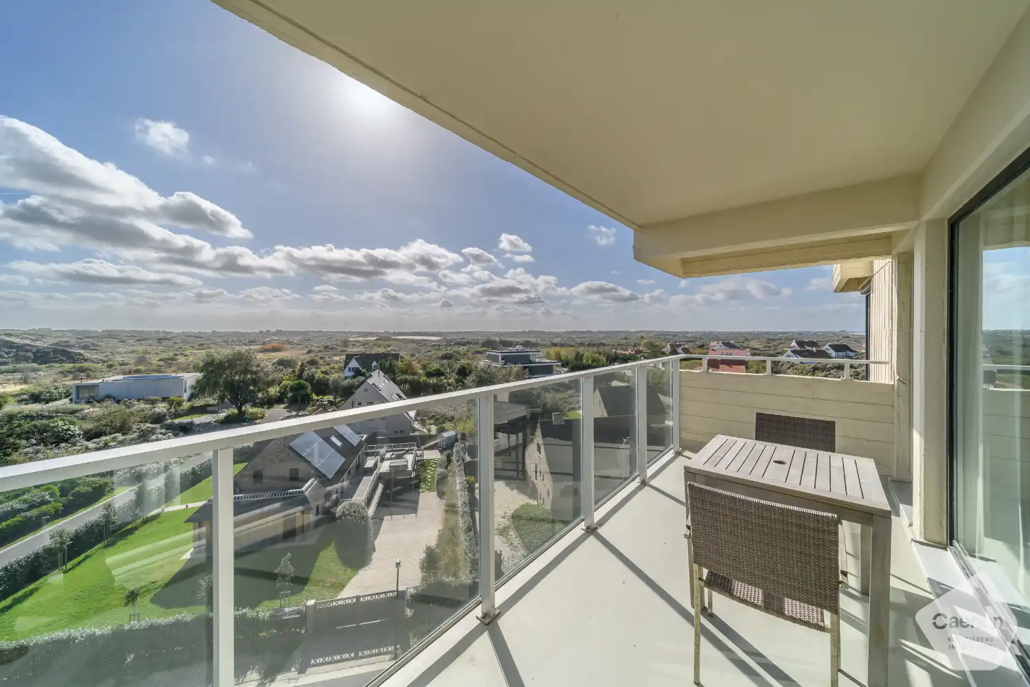 Exclusief 3-slaapkamerappartement met frontaal zeezicht en open duinzicht, dubbele parking en schitterende zonovergoten terrassen foto 2
