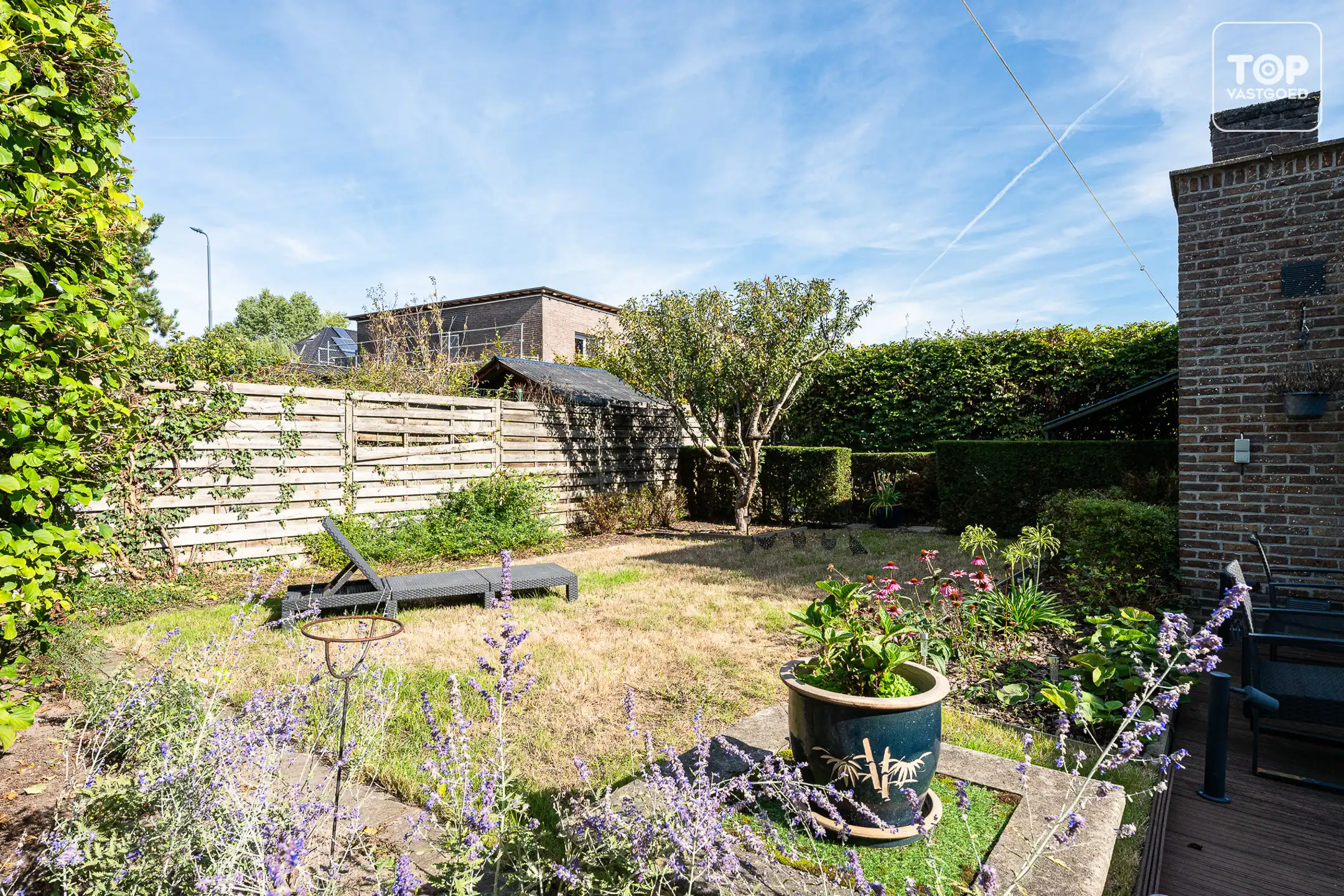 Instapklare halfopen woning met 4 slaapkamers, garage en mooie tuin foto 27