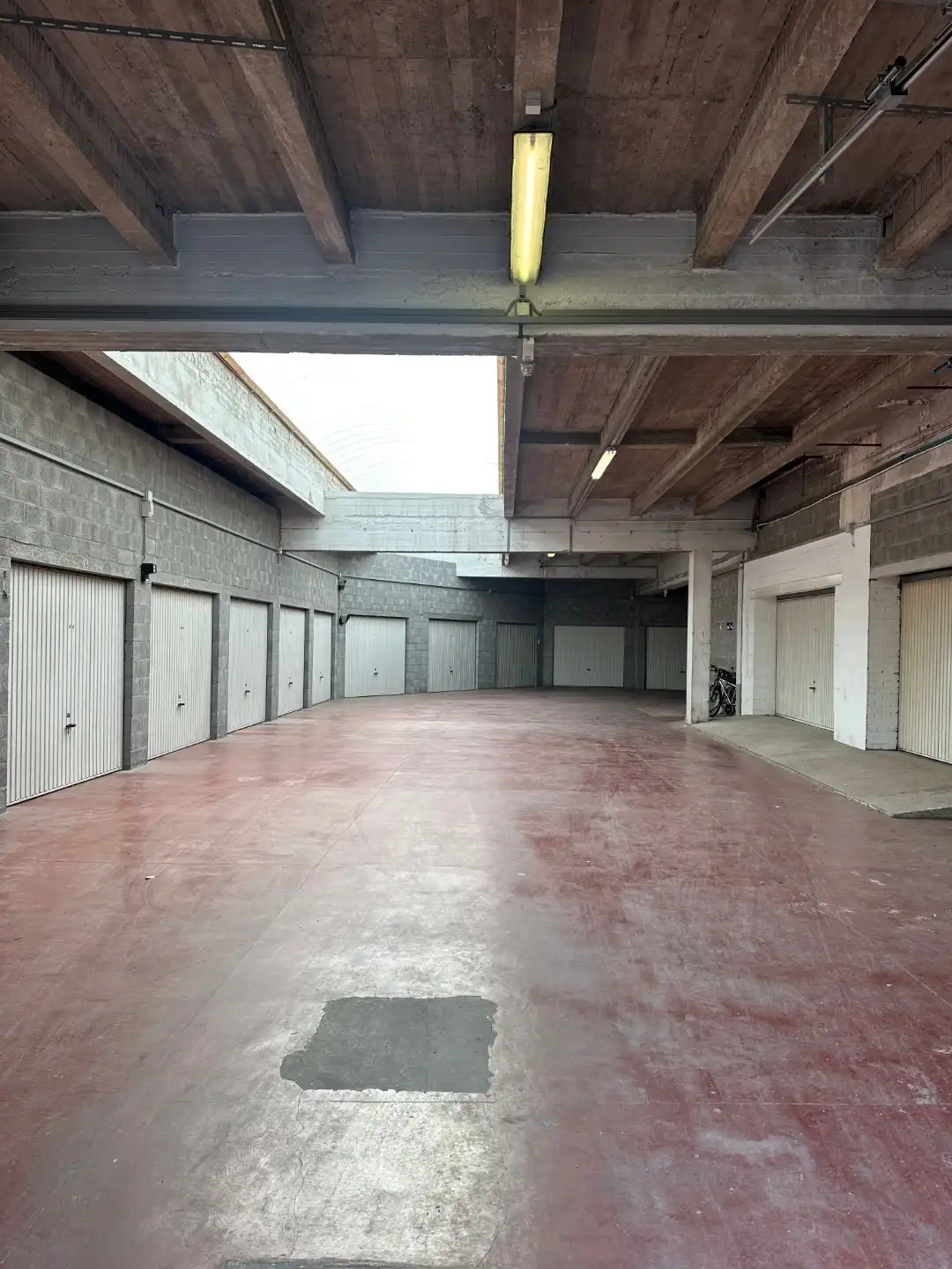  Ruime garage te koop nabij het centrum van Koksijde-Bad foto 5