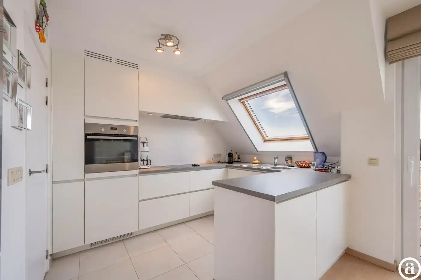 Zonnig duplex-appartement met 3 slaapkamers en garagebox.    foto 10