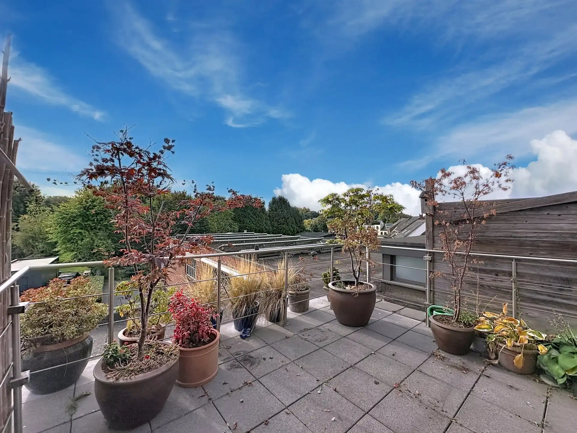 Ruim appartement met 2 slaapkamers, terras en overdekte staanplaats. foto 10