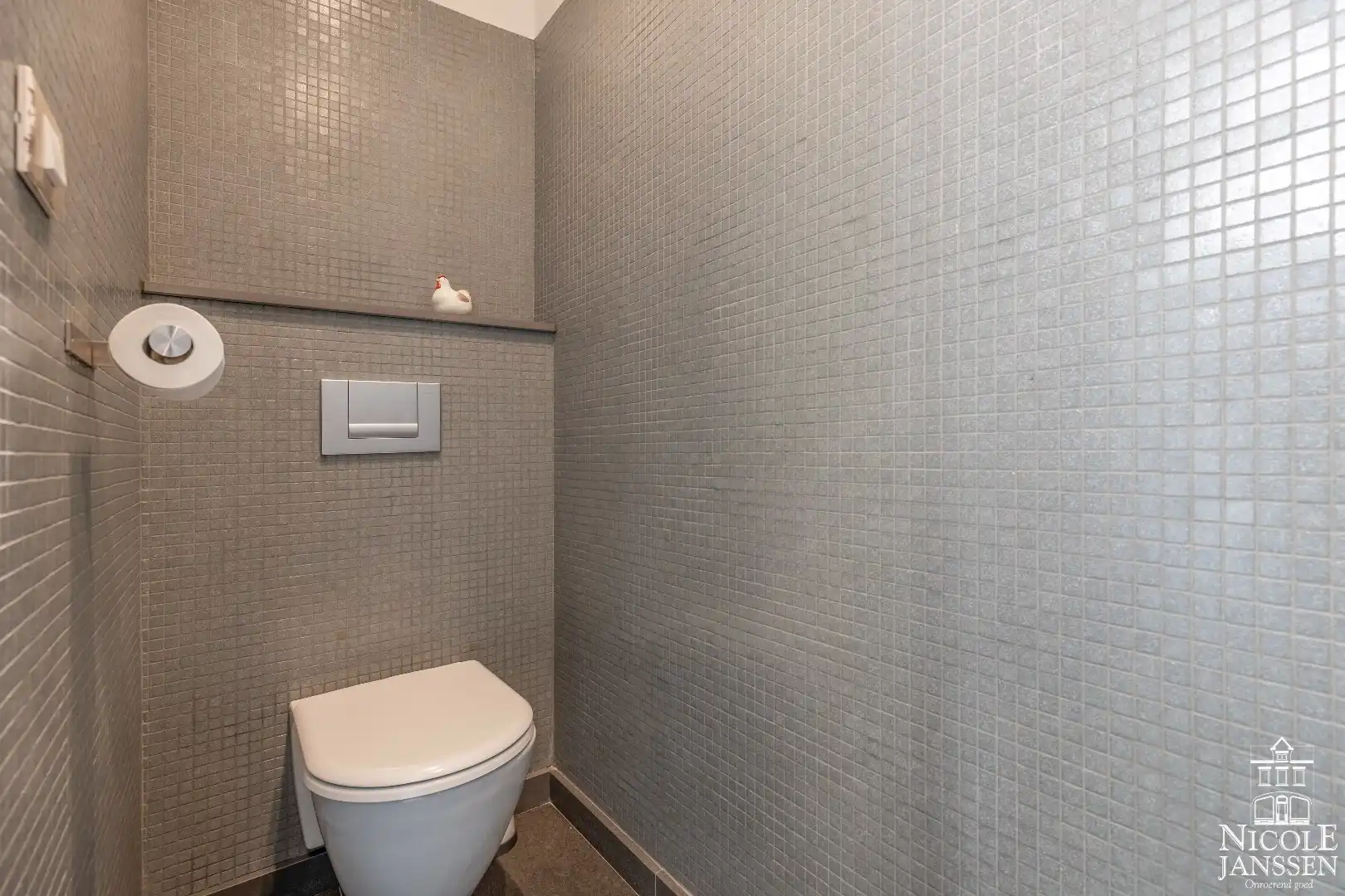 Zeer moderne en luchtige woning met twee slaapkamers gelegen op een rustige locatie foto 5