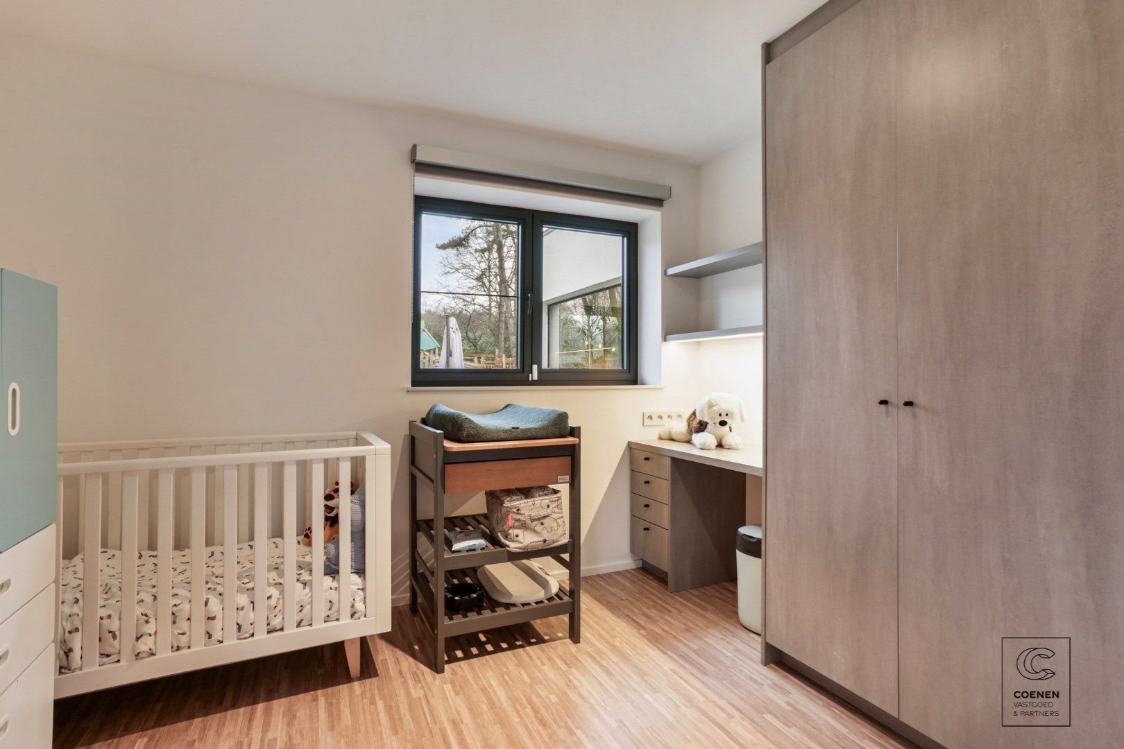 Prachtig gerenoveerde villa  met 4 slpk's, een bew. opp. van 200 m² op een uiterst rustig en groene ligging te Schilde foto 23