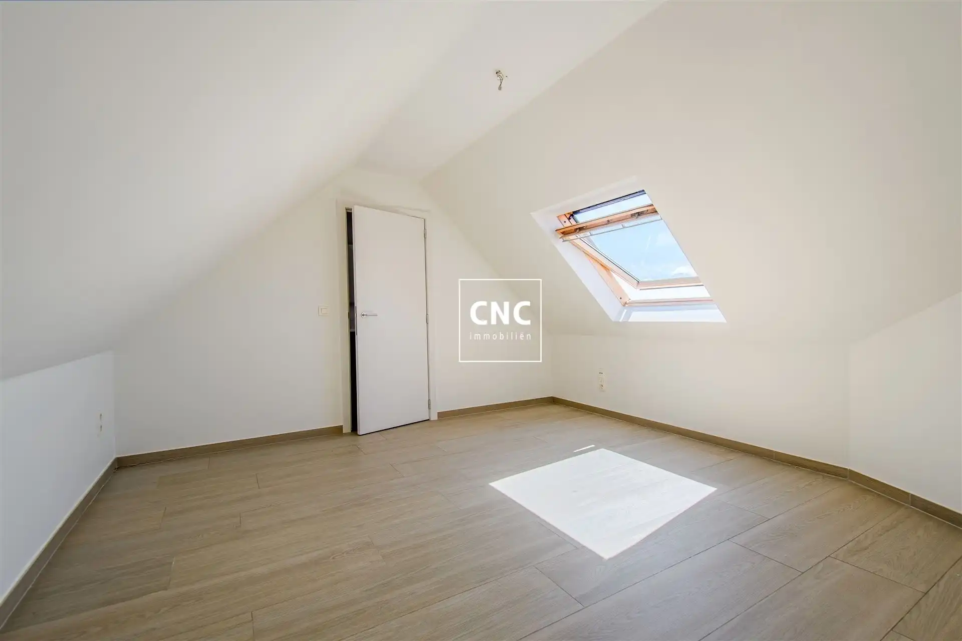 Lichtrijk en prachtig afgewerkt duplex-appartement - Heist foto 13