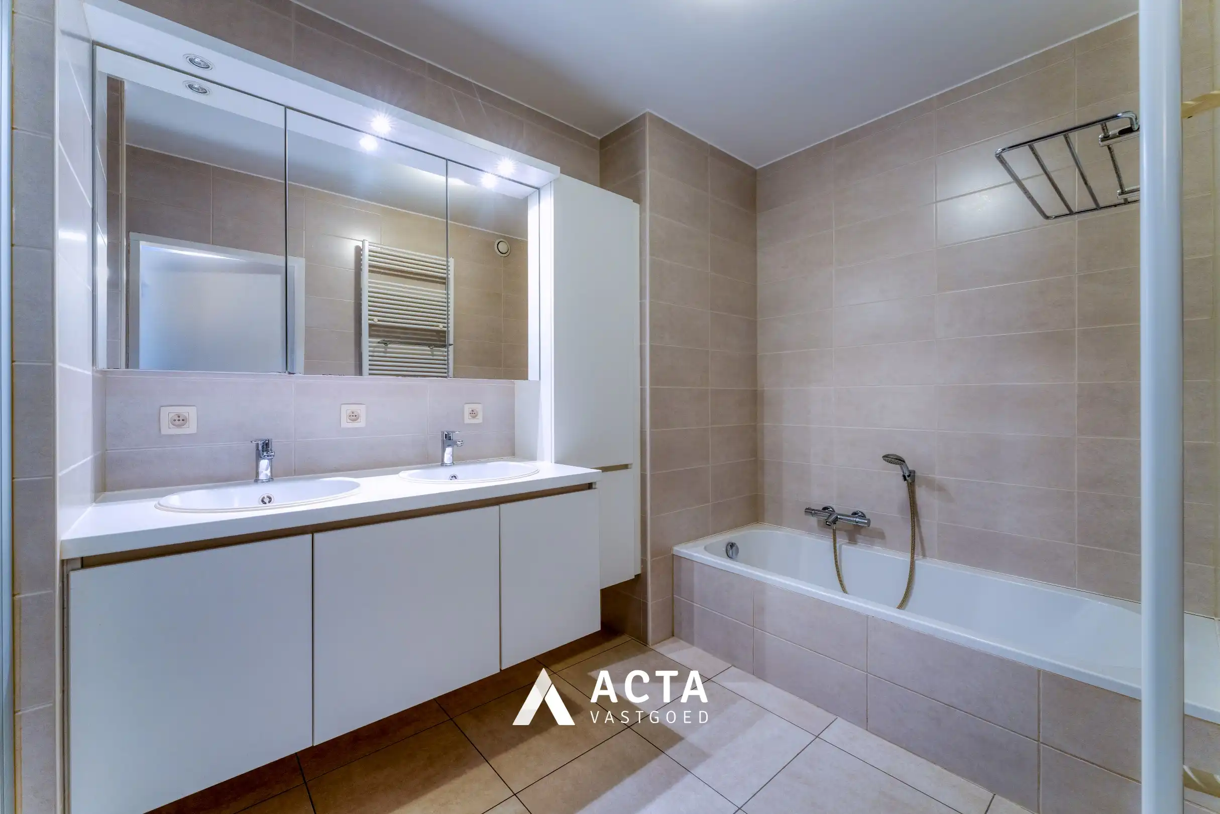 Recent appartement met twee slaapkamers aan het Leopoldpark! foto 11