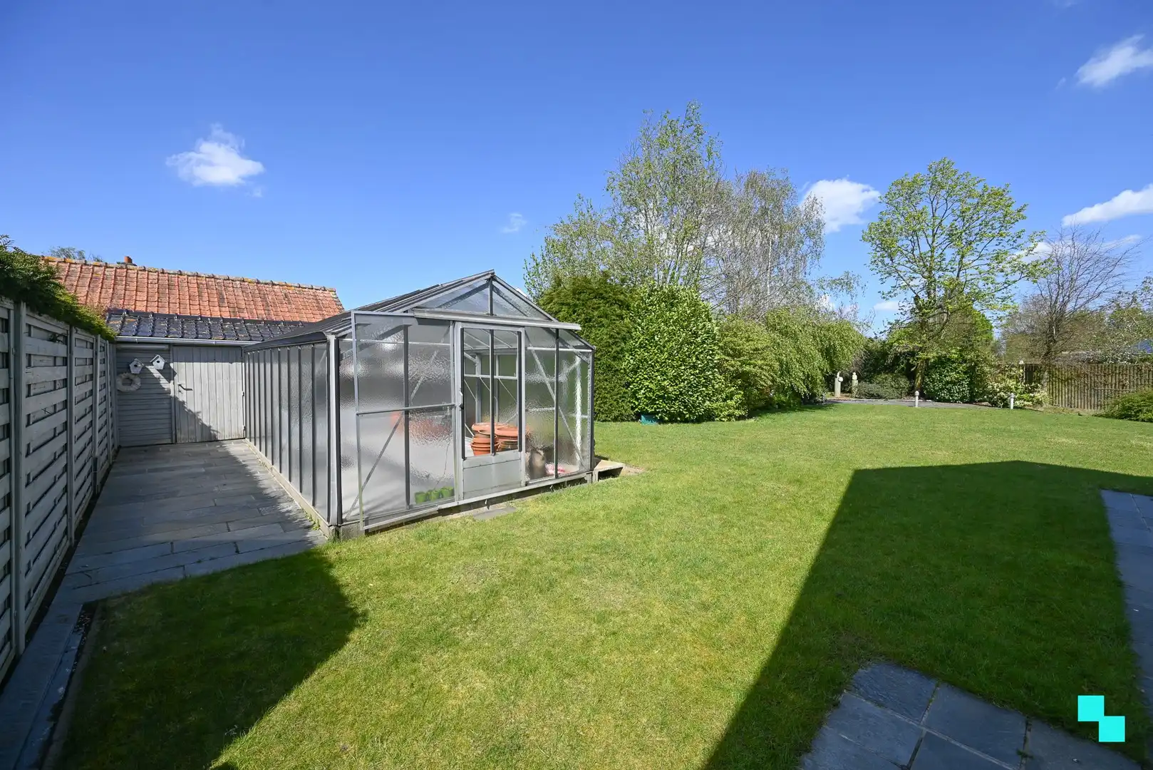 Verrassend ruime woning op hoekperceel te Izegem, Bosmolens foto 15