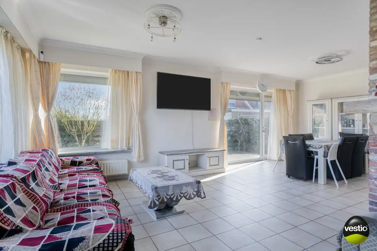 RUIME OPEN BEBOUWING (OB) MET 3 SLAAPKAMERS, GARAGE EN KELDER OP HOEKPERCEEEL VAN 6A67CA. foto 11