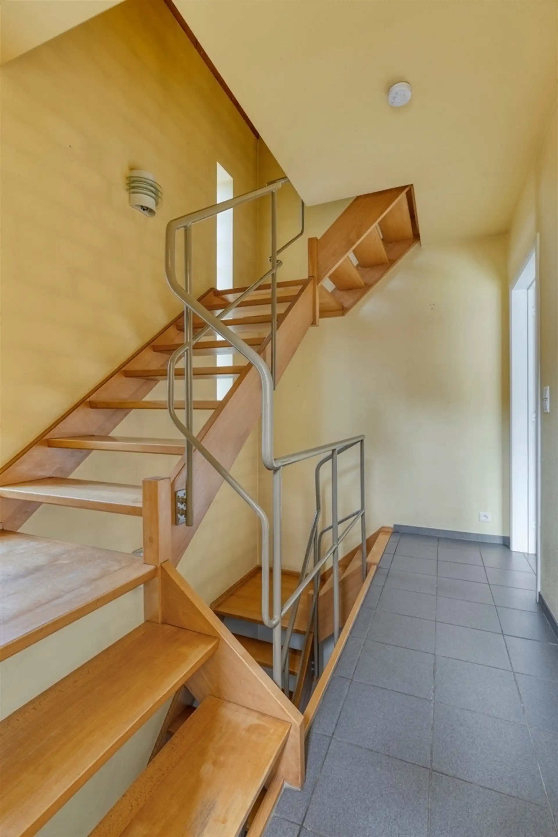 Recente en instapklare villa met 3/4 slaapkamers + bureau foto 13