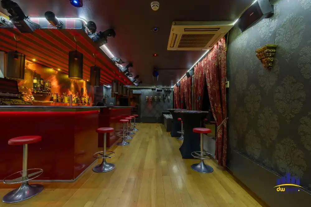 Ter overname: Volledig ingerichte club met horecafaciliteiten in Gent-Drongen foto 5