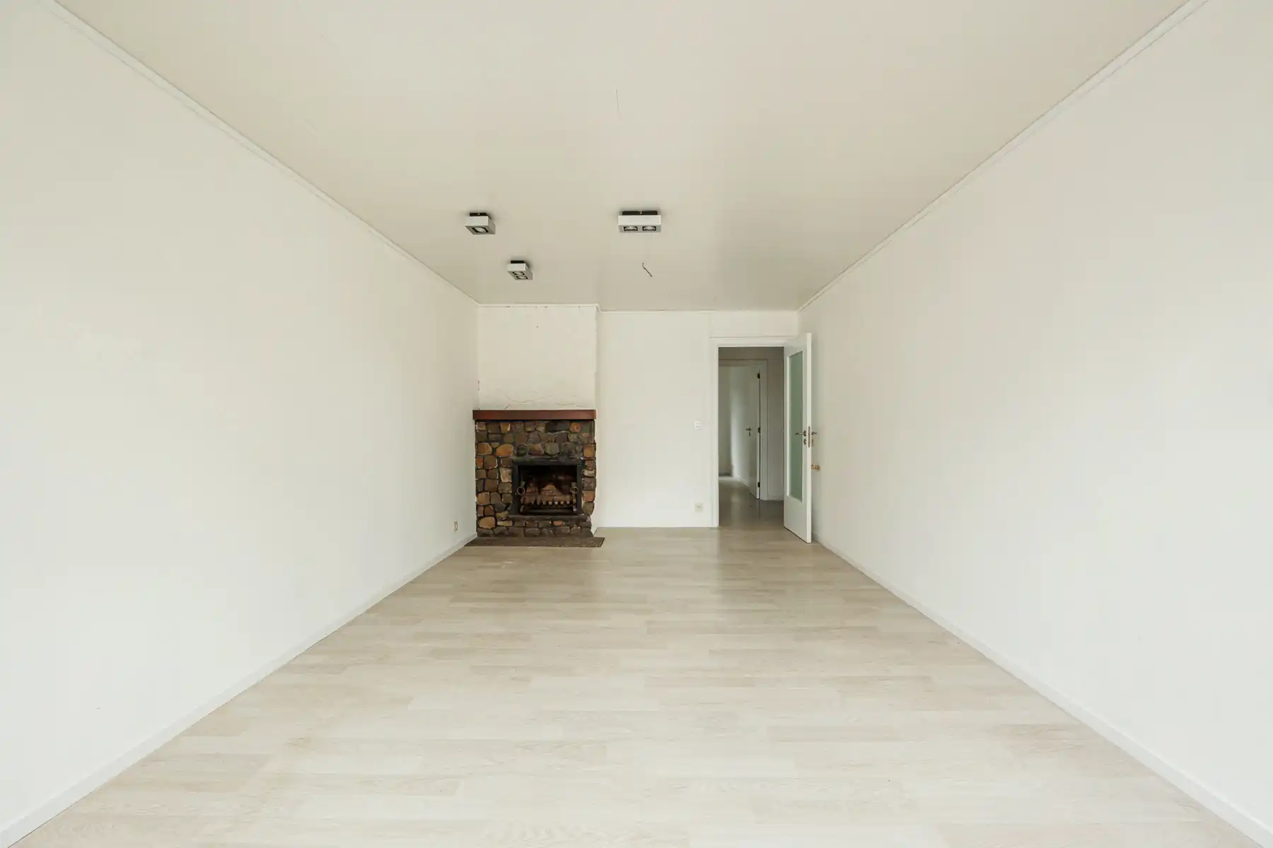 Gelijkvloersappartement met 2 slaapkamers, tuin en garagebox foto 6