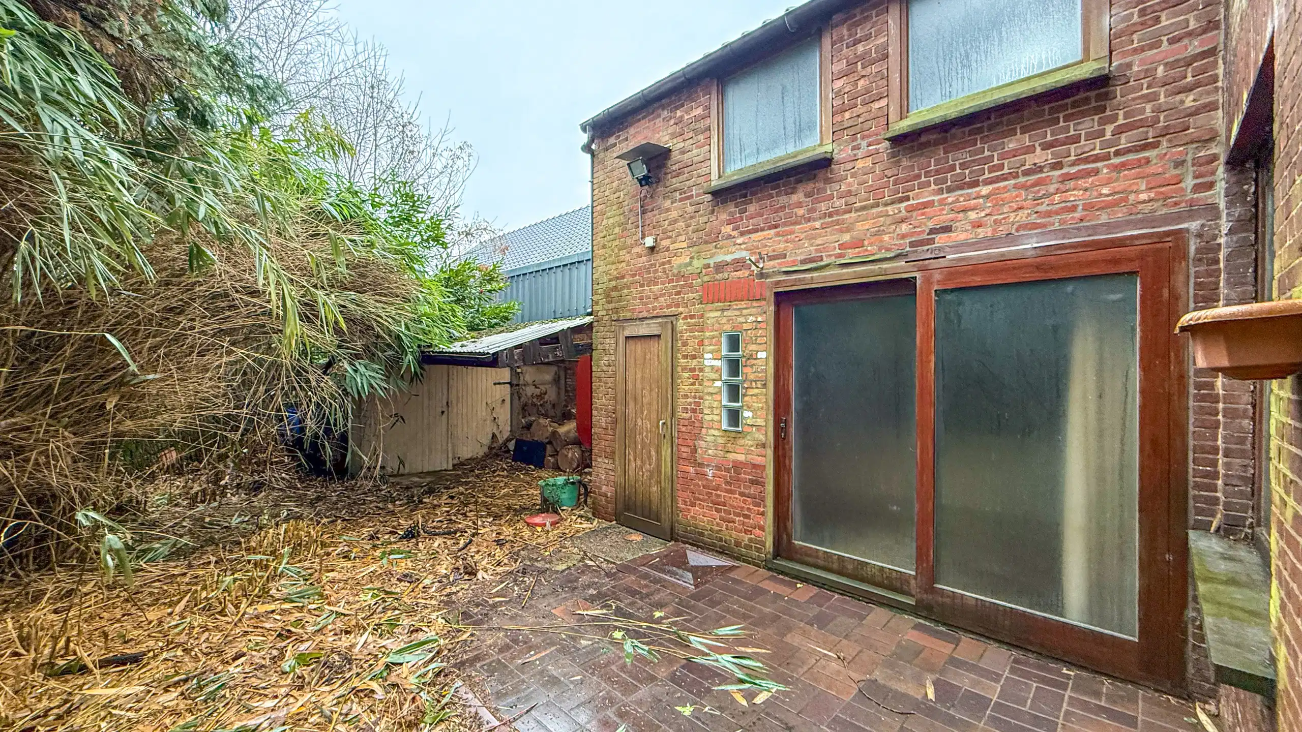 Te renoveren woning met potentieel op rustige ligging foto 16