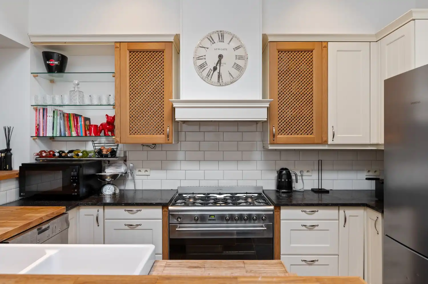 Prachtig herenhuis met 4 slaapkamers en tuin in Wijnegem! foto 13