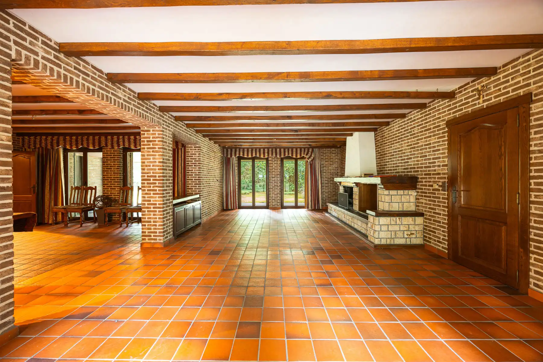 Zéér ruime villa op 3.014m² omgeven door groen foto 9