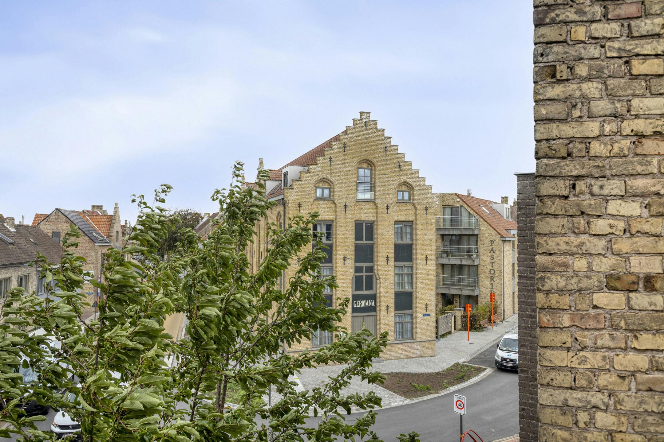 Gerenoveerde duplex met 3 slaapkamers in centrum Veurne. foto 16