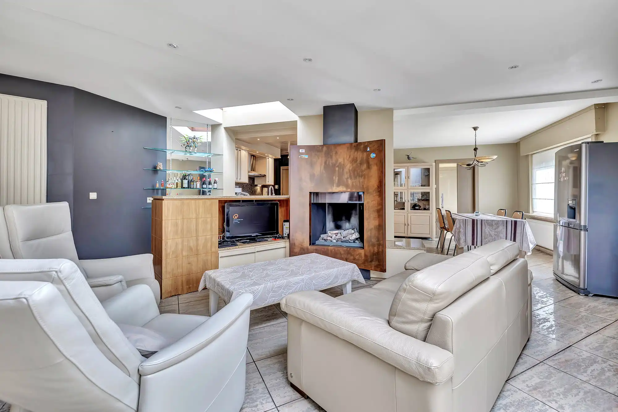 Robuuste HOB met opslagplaats foto 2