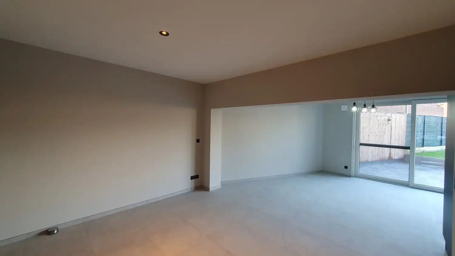 Volledig gerenoveerde HOB stadswoning met toffe tuin en 2 slaapkamers in Bree centrum foto 5