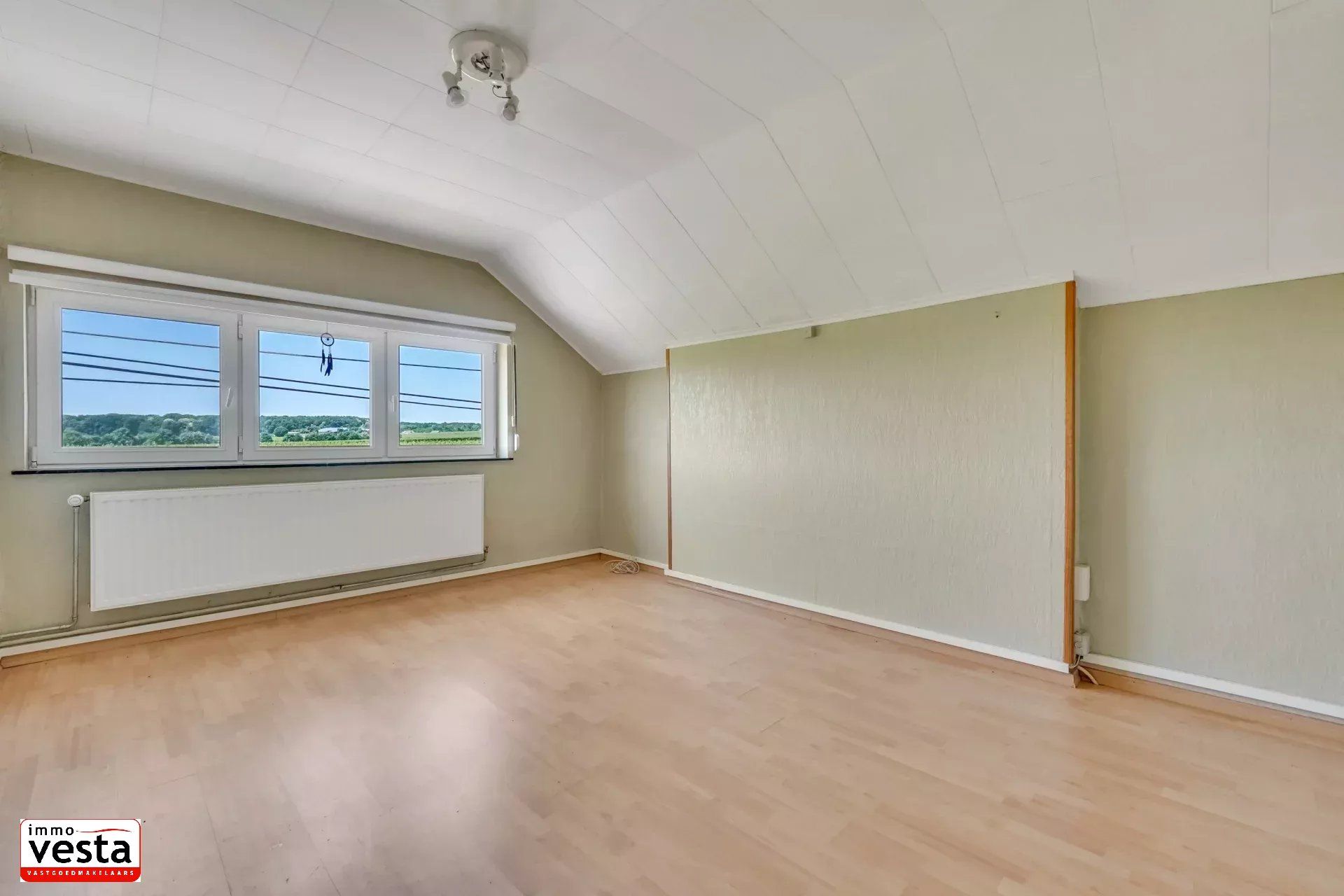 Ruime , landelijk gelegen woning met loods foto 16