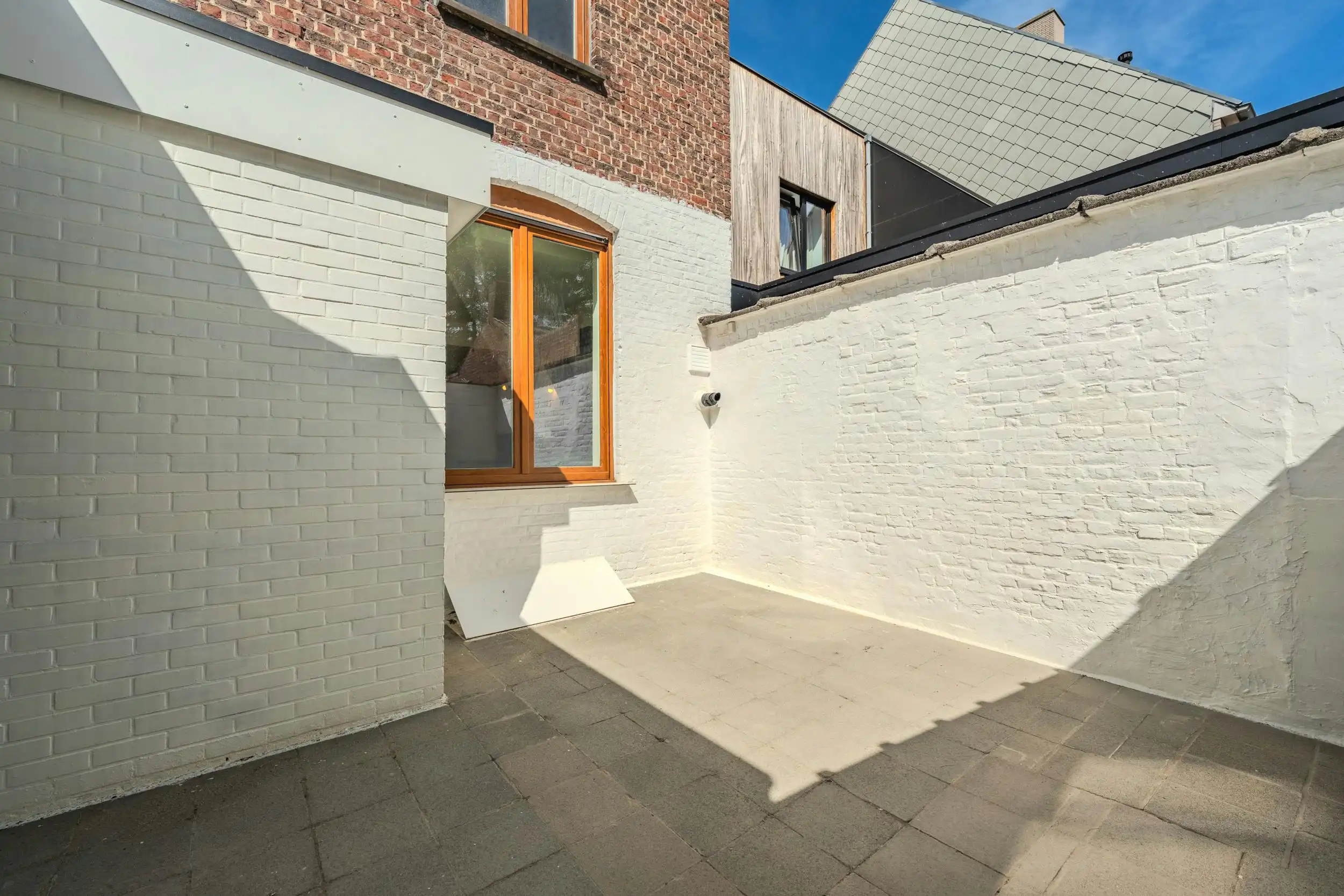 Totaal gerenoveerd huis te koop in hartje Ieper foto 15