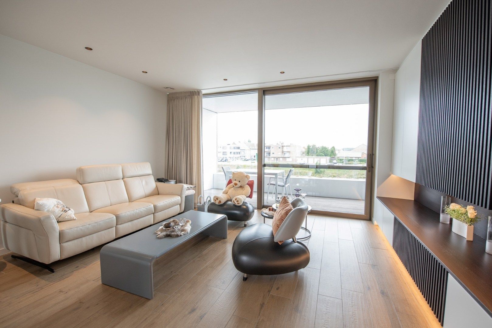 Luxueus appartement nabij de markt van Deinze. foto 5