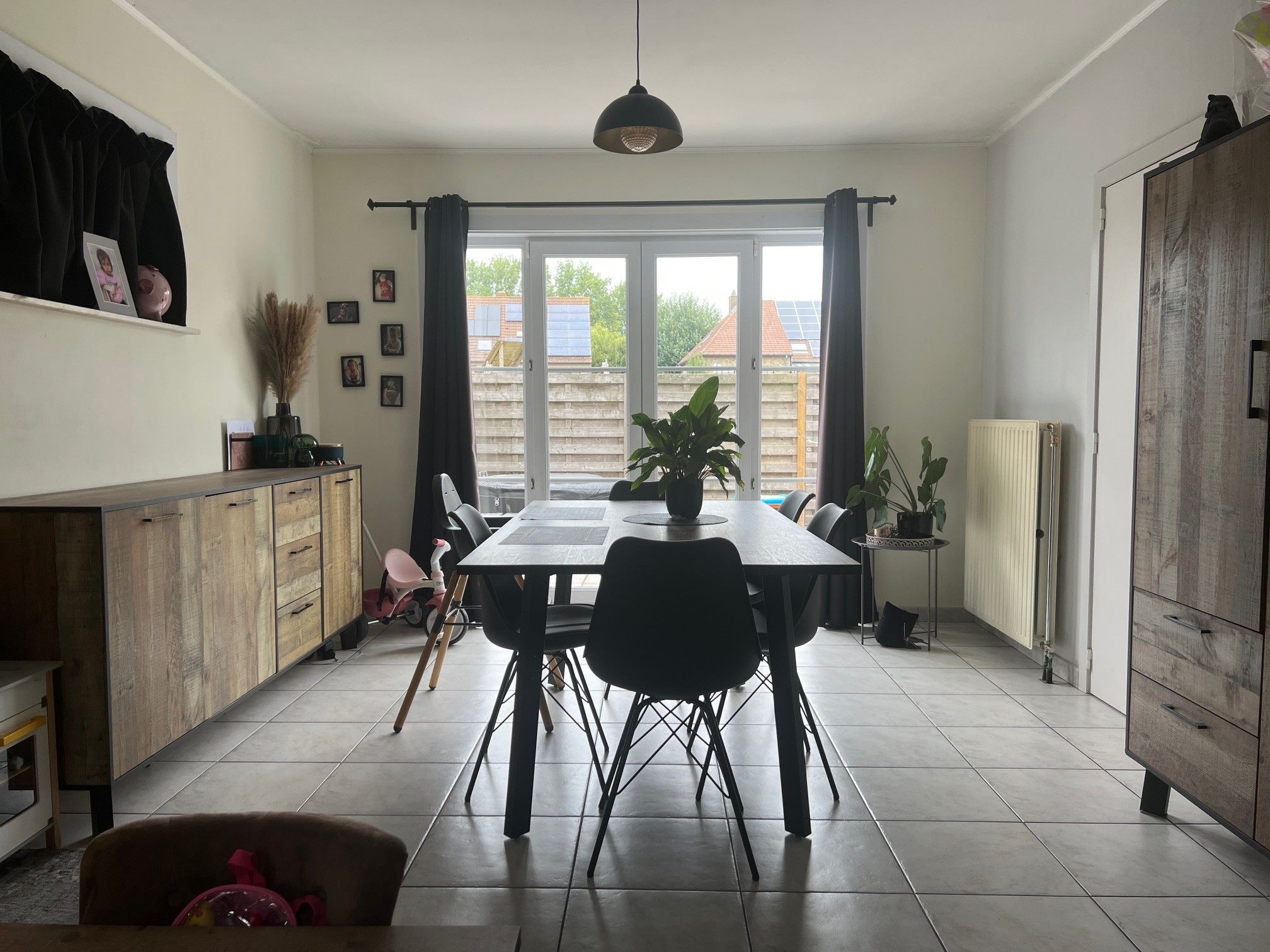 Instapklare woning met 3 ruime slaapkamers en garage. foto 4