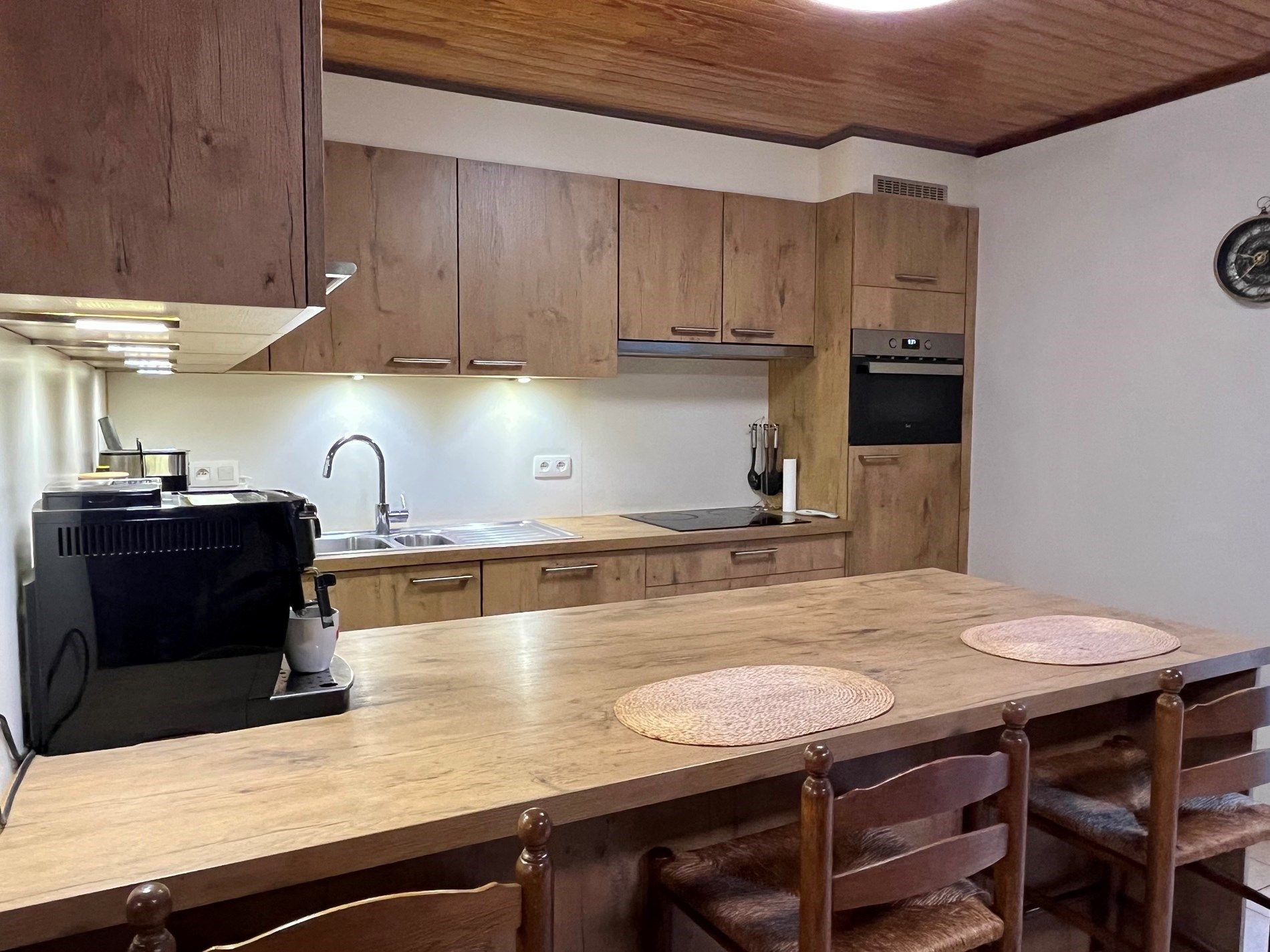 Gezellige woning te koop in Oostrozebeke! foto 7