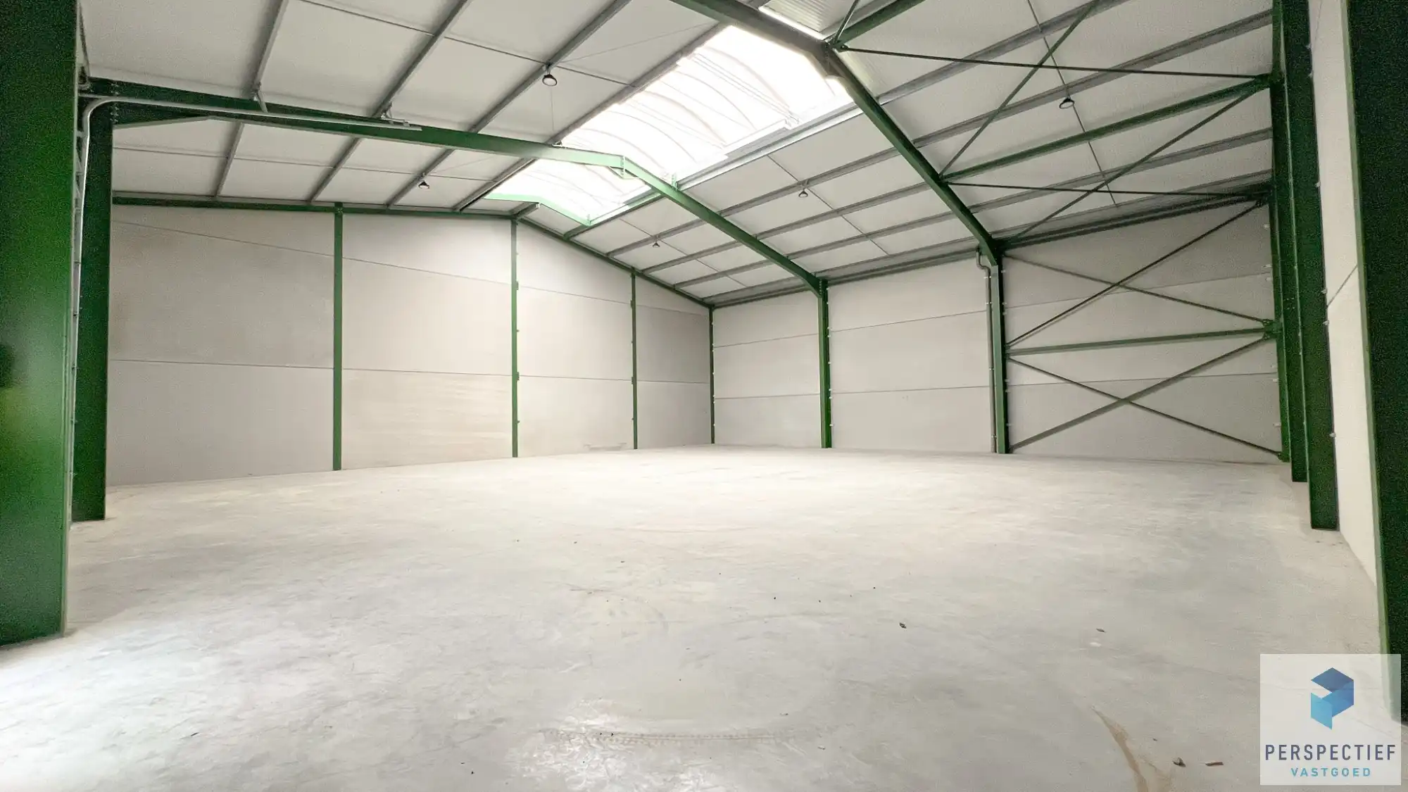 Te huur: KMO-units (240m² en 360m²) nabij E40 Beernem foto {{pictureIndex}}