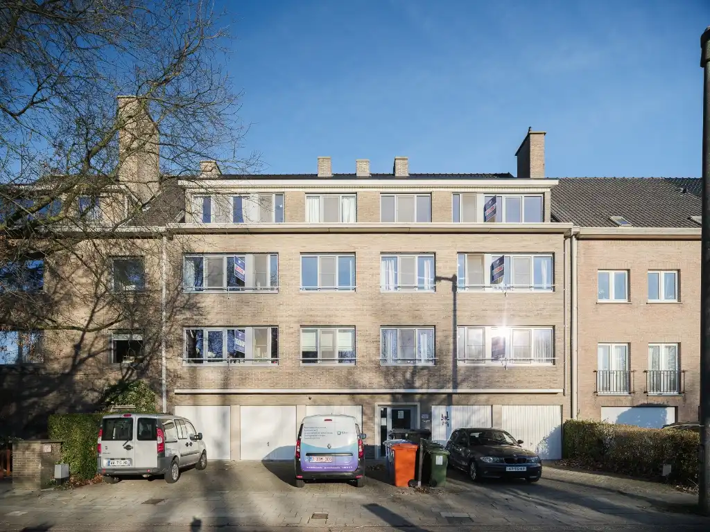 Rustig gelegen 1-slaapkamerappartement nabij station Gent-Sint-Pieters foto {{pictureIndex}}