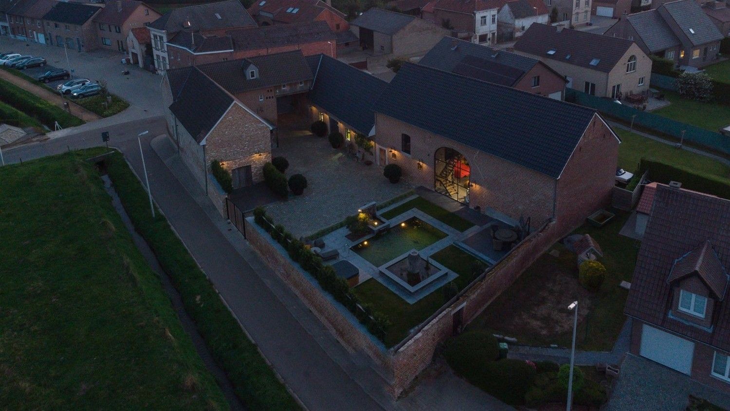 Luxueuze hoeve met schitterende binnenplaats en zwemvijver op een idyllische, natuurrijke locatie te Tongeren foto 54