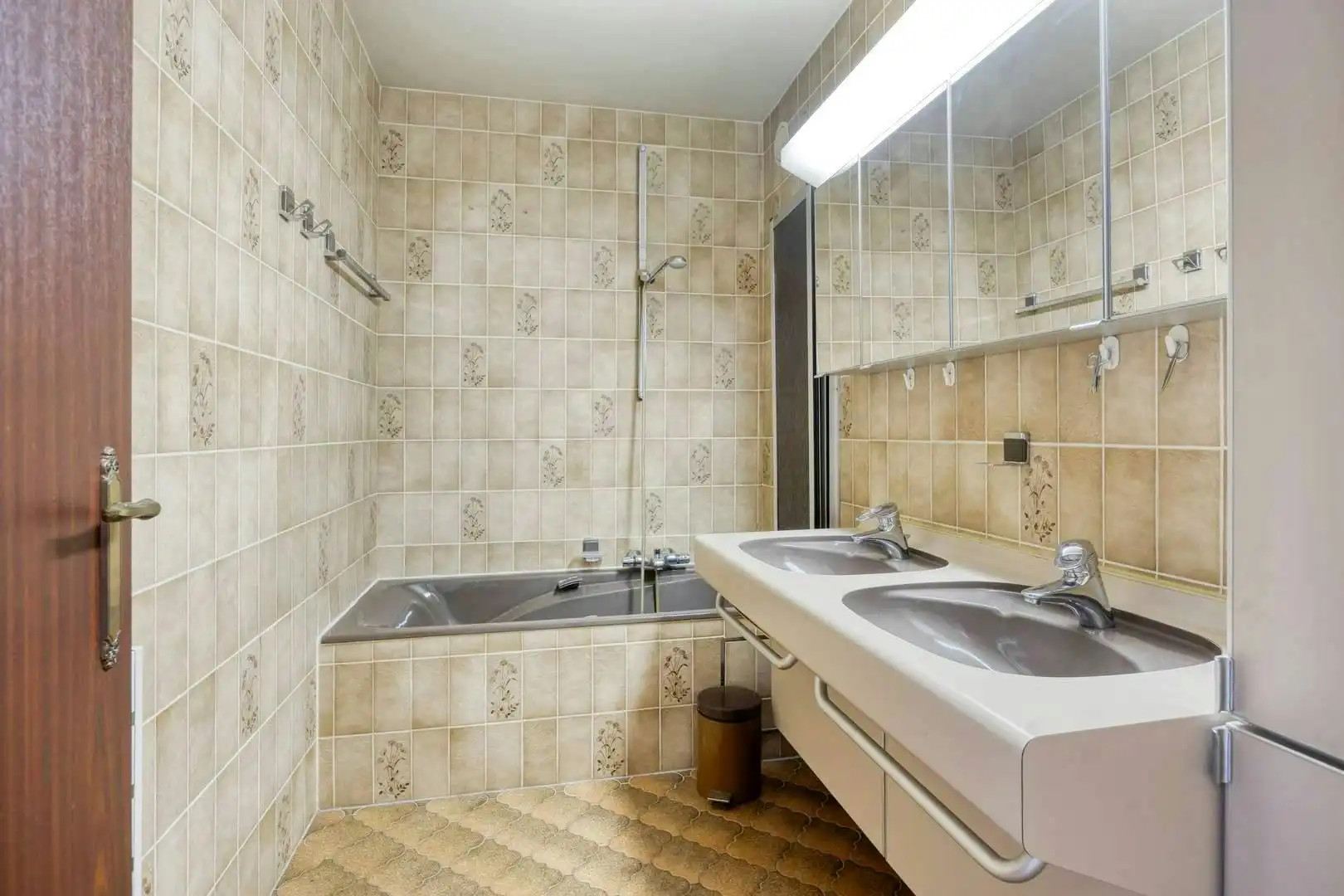 Appartement met 2 slaapkamers en autostaanplaats te koop in Hoboken foto 13