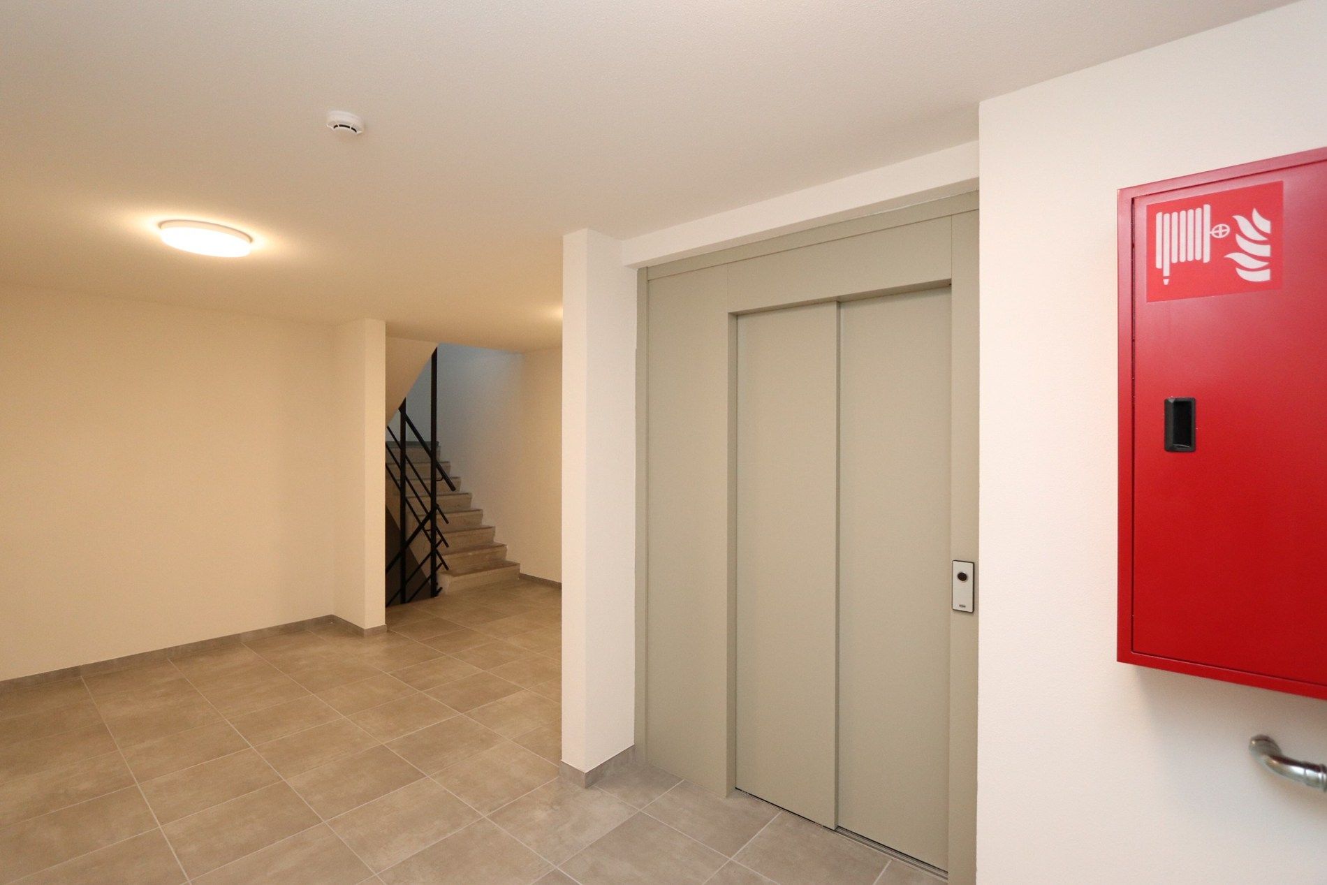 DRIESLAAPKAMER-APPARTEMENT MET TERRAS  foto 17