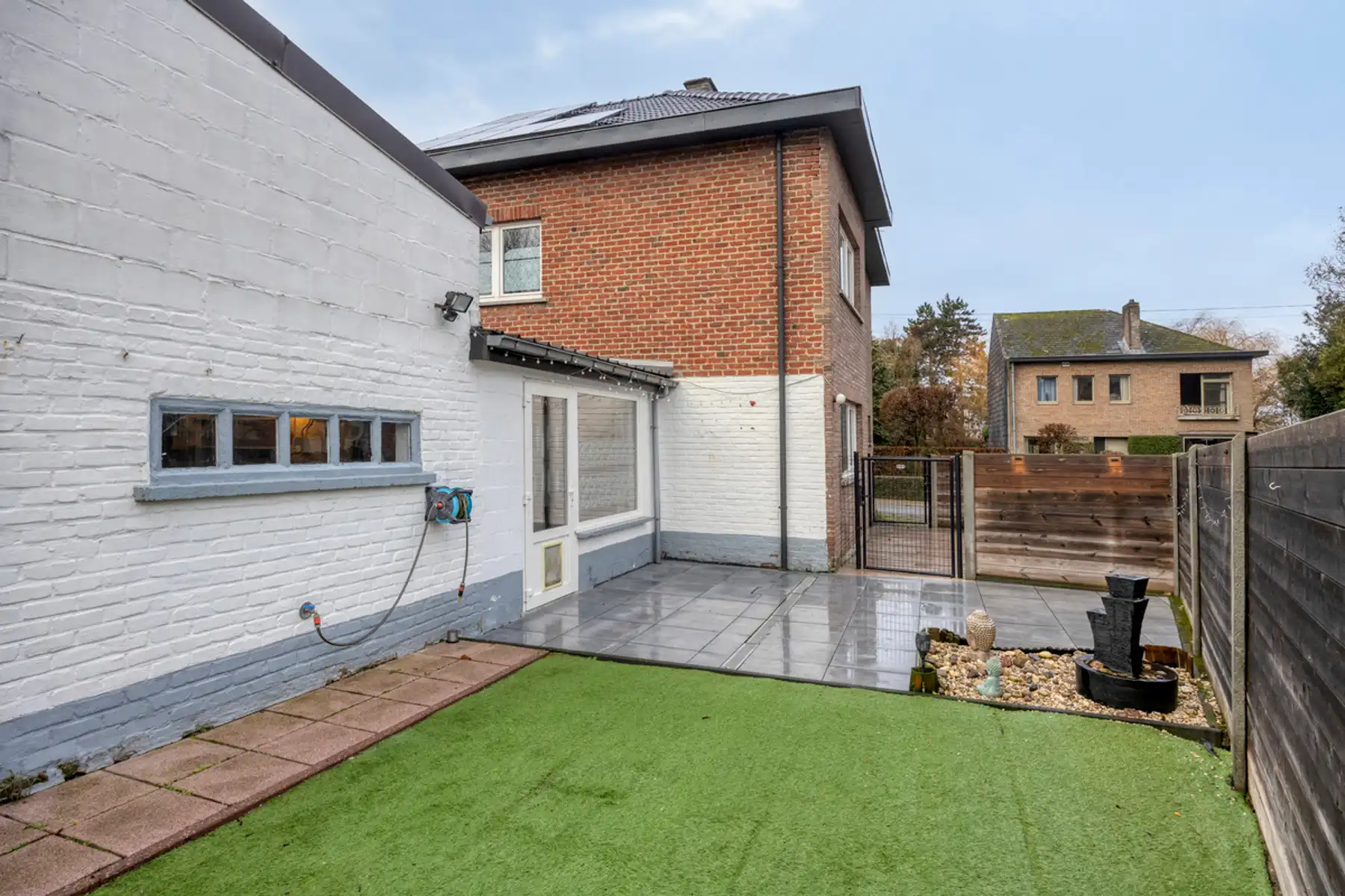 Ruime eengezinswoning in groene omgeving foto 4