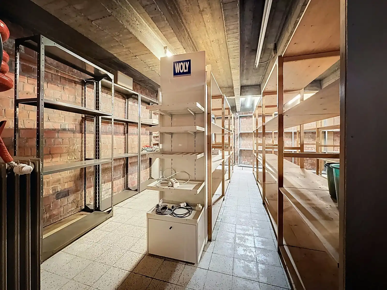 Uniek handelspand met ruim appartement en tuin foto 36