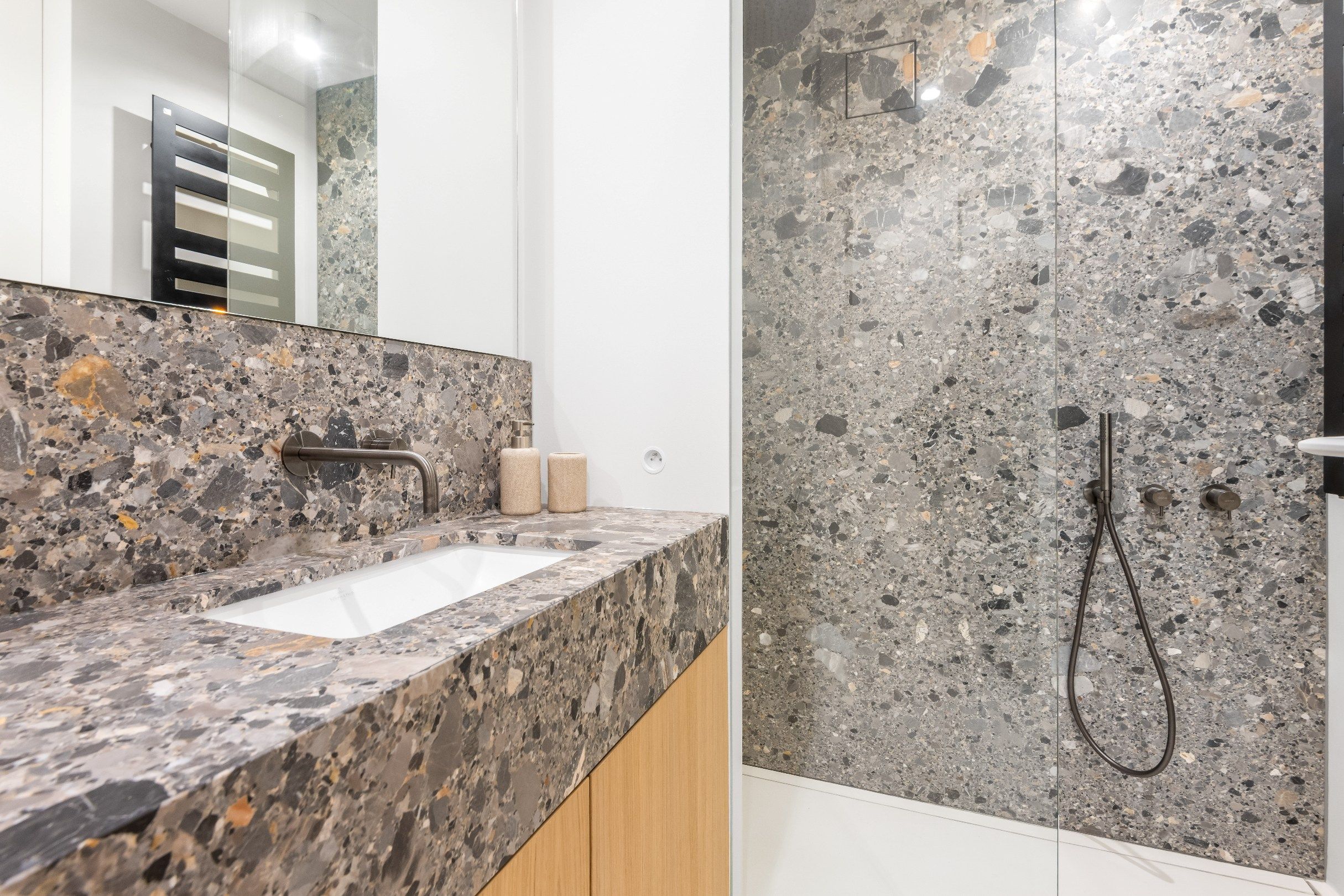 Luxueus gerenoveerd appartement met zeezicht op toplocatie aan het Rubensplein. foto 10