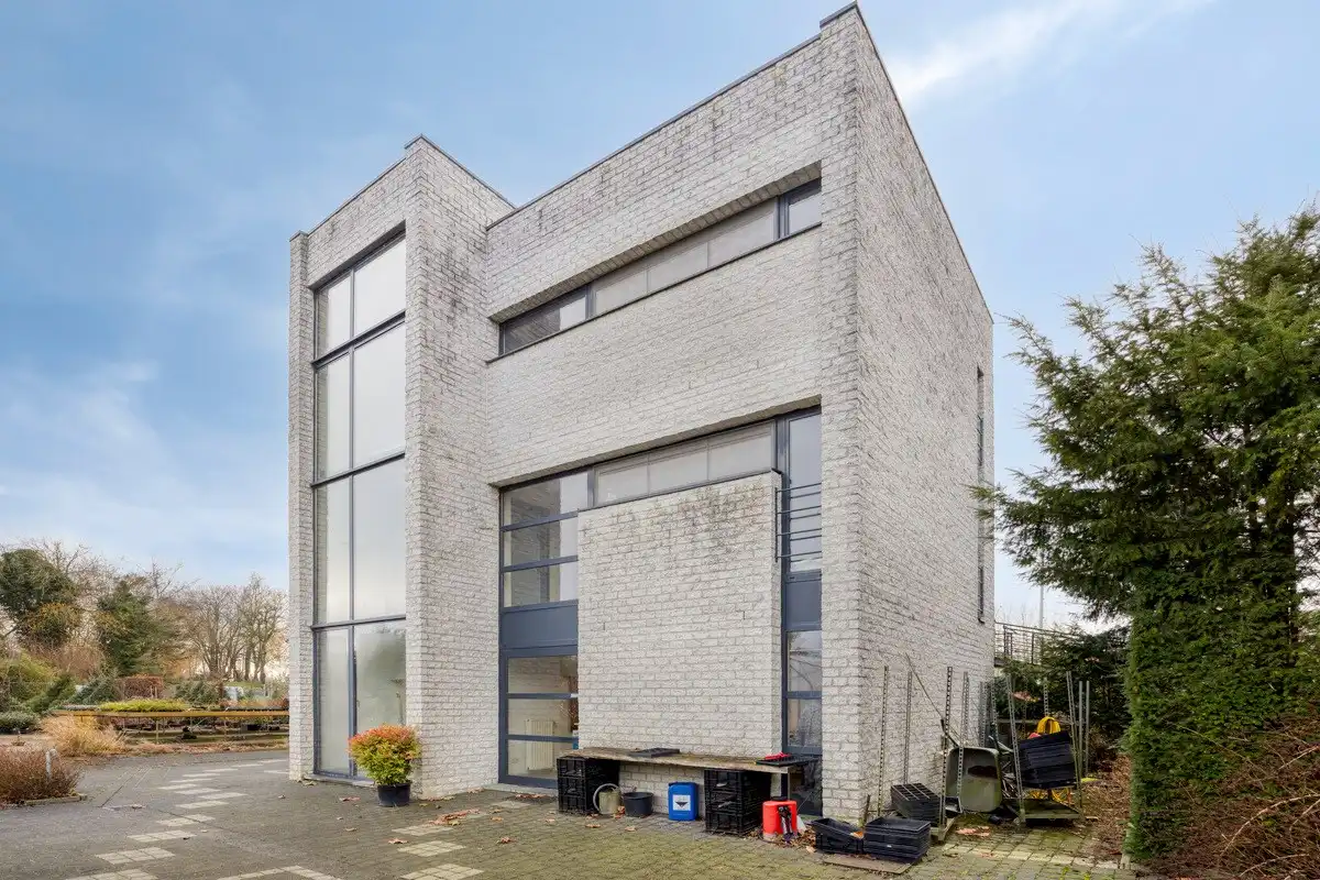 Tuinbouwcentrum met ruime woning op een perceel van 4,26 hectare foto 7