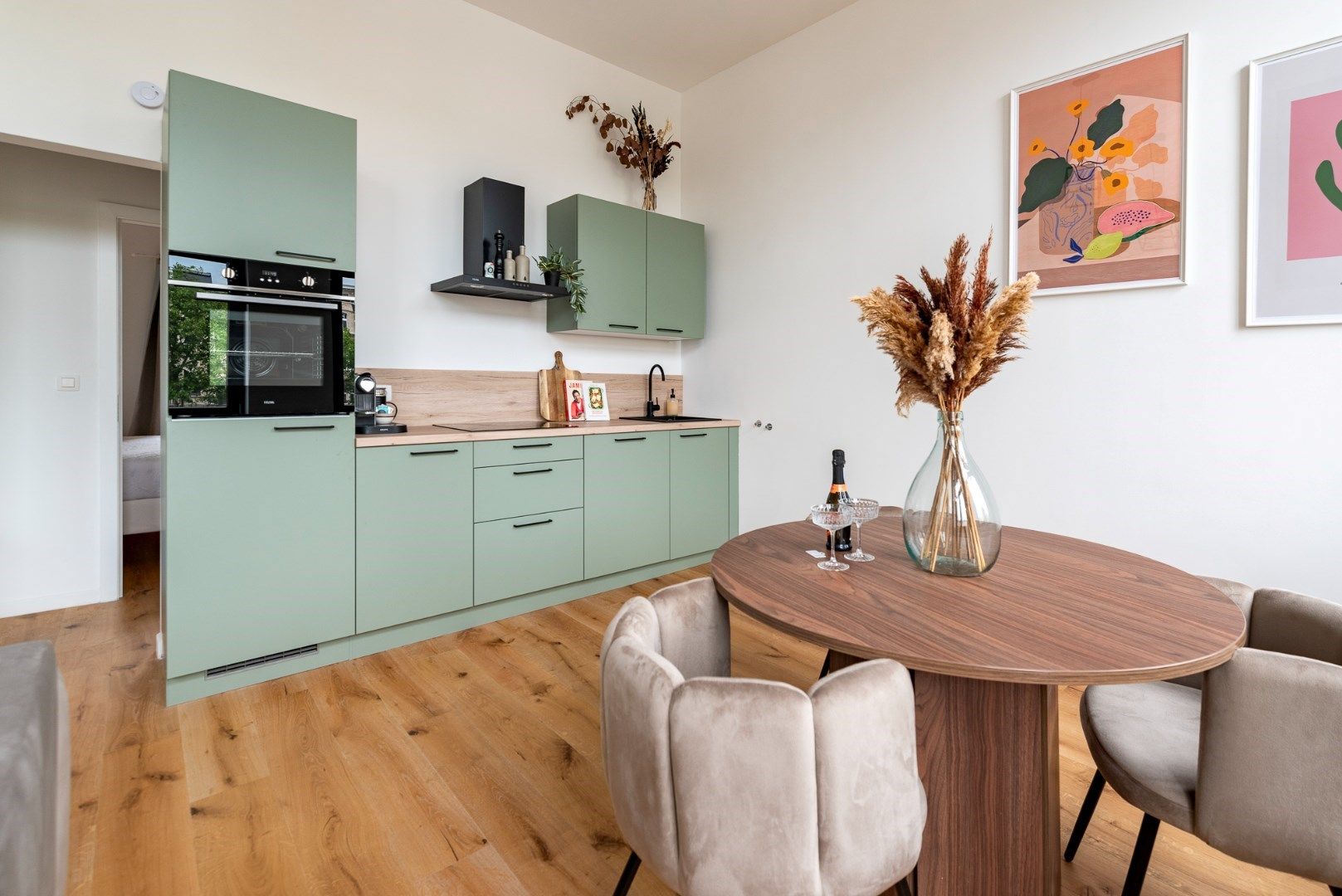 Stijlvol bemeubeld appartement met 1 slaapkamer foto 5