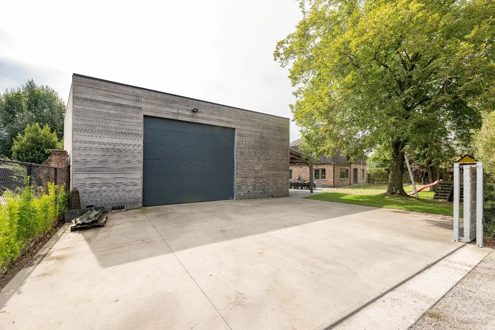 WONING (240 m²) met LOODS (143 m²) op HOEKPERCEEL VAN 1.027 m² foto 27